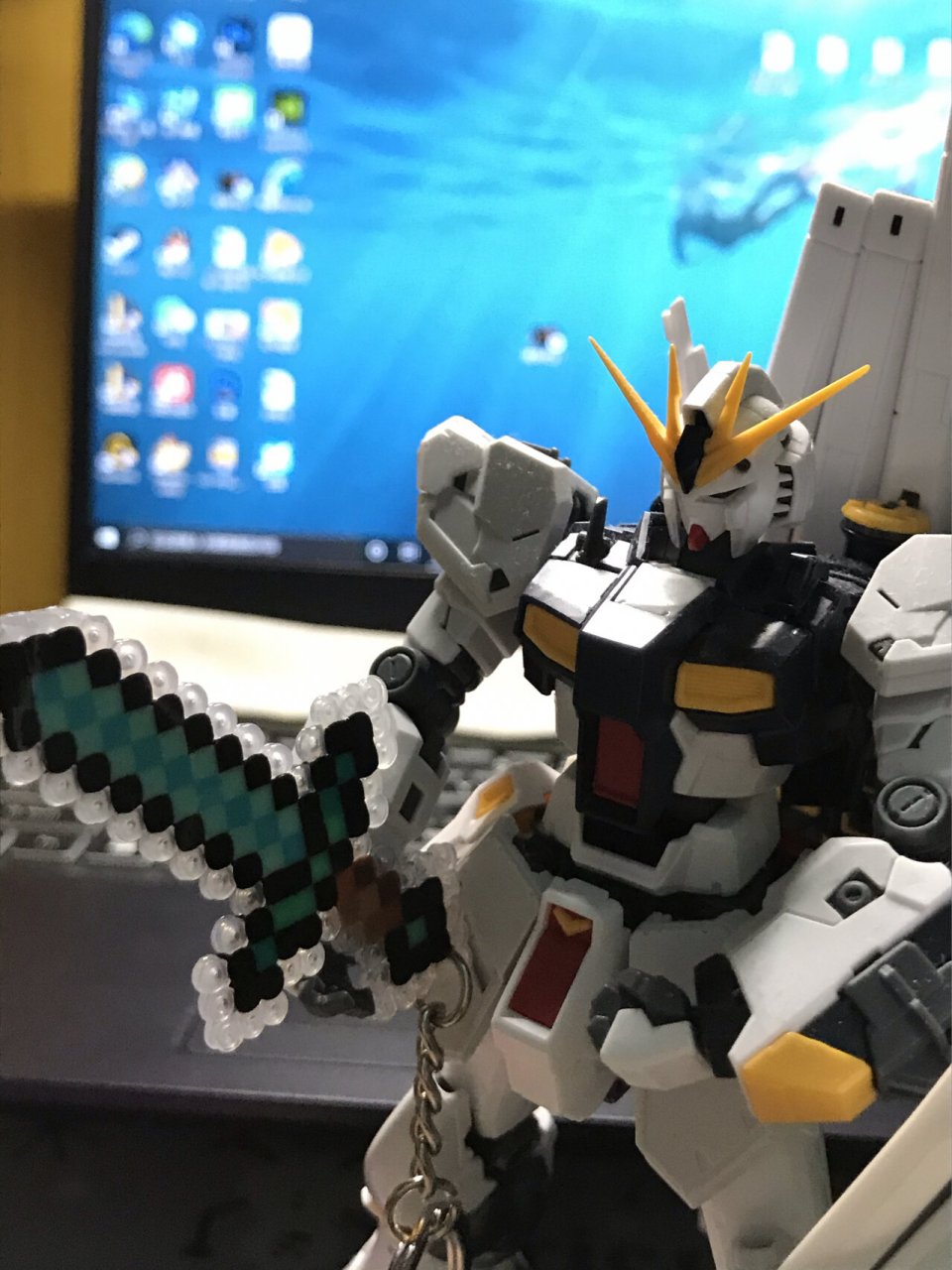 我的世界钻石剑拼豆! minecraft也是像素游戏!