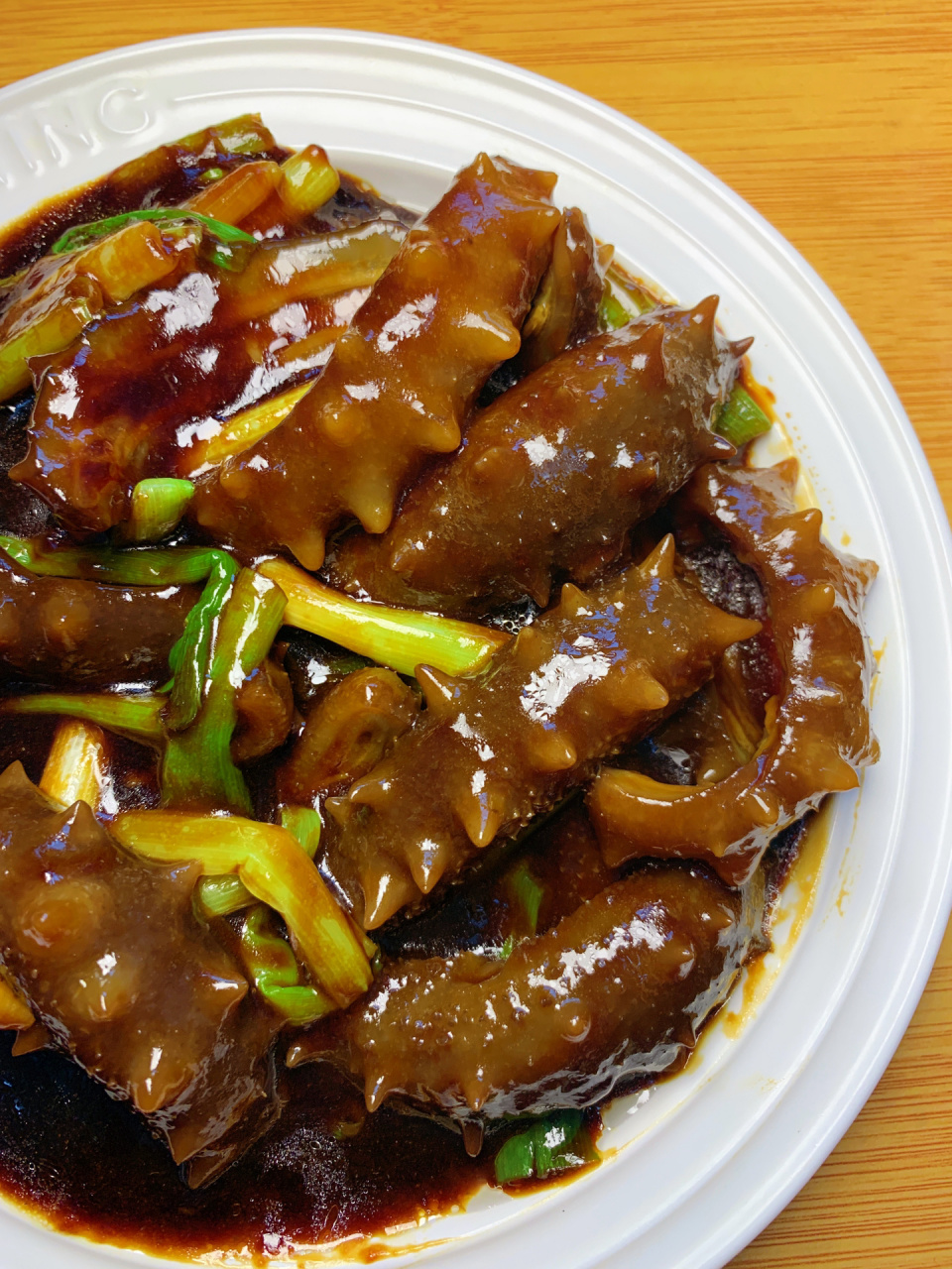 泡米饭也很绝,营养丰富 食材:海参,葱,姜 做法如图所示哦