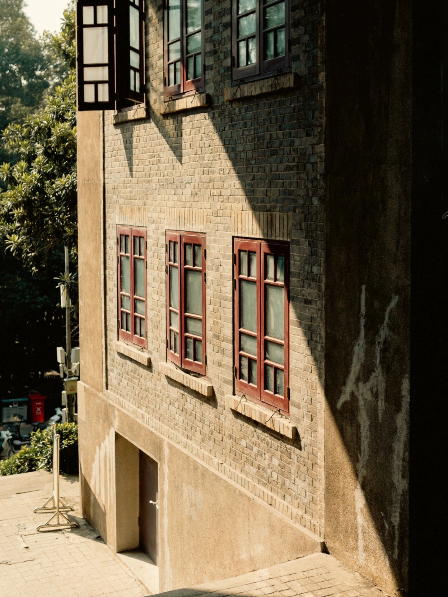 太好看了吧 98武汉大学的建筑都很有特点,就比如这个老斋舍,去了