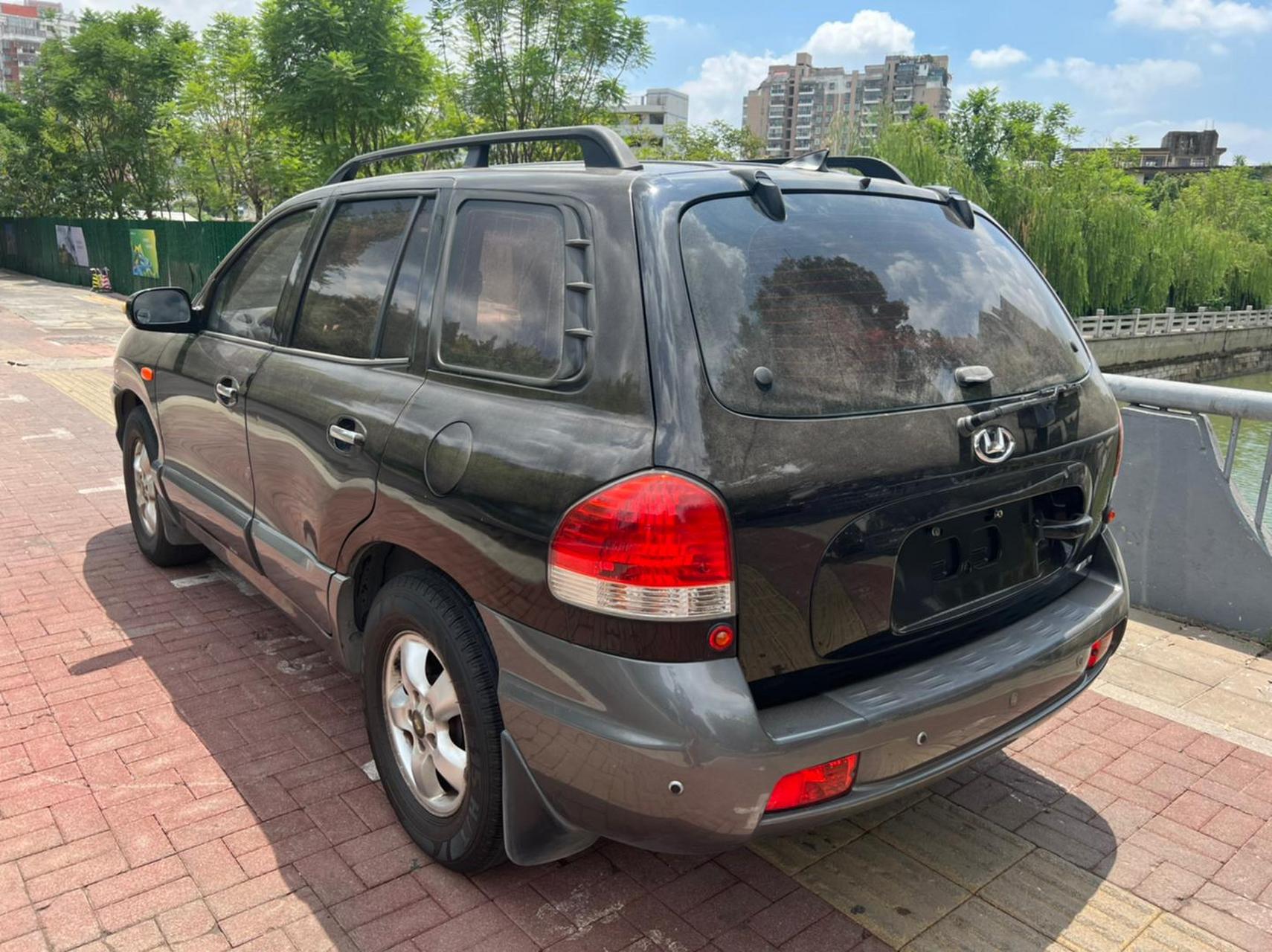 2010年8月华泰圣达菲,2.