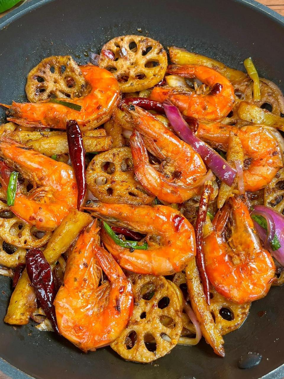 百吃不腻的香辣干锅虾,嘎嘎香,一锅不够炫!