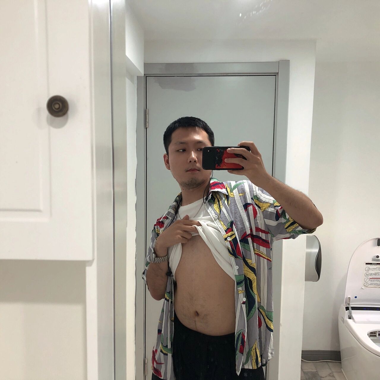 浅试美图秀秀p腹肌99 是你喜欢的体育生猛男吗9499