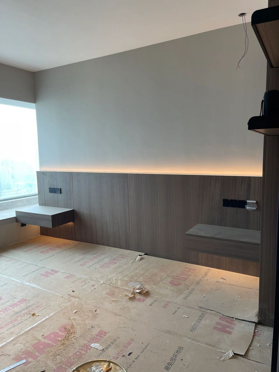 床头背景做好了 有点喜欢哇 效果图落地杠杠的