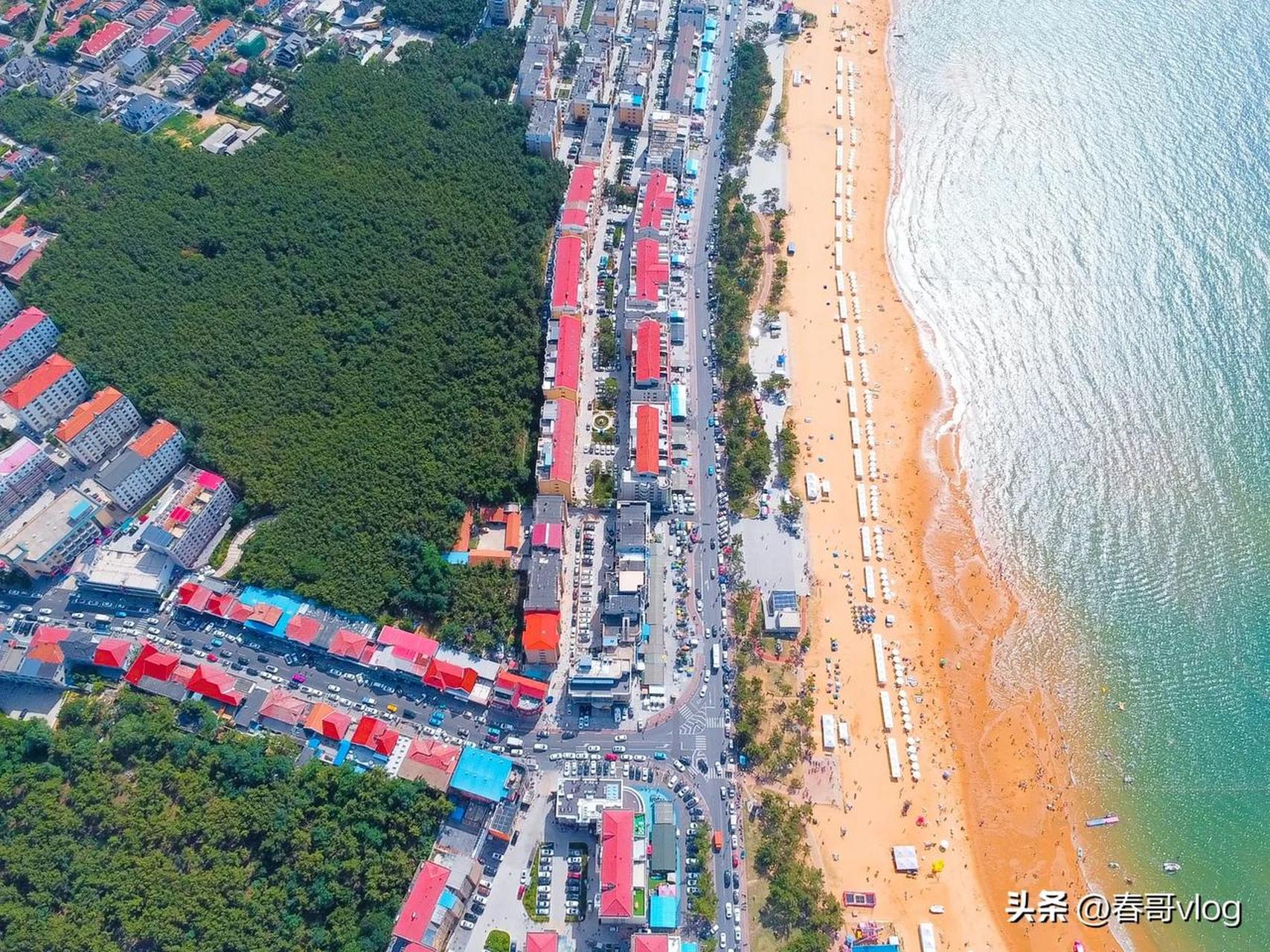 航拍威海国际浴场 威海国际海水浴场位于山东省威海市火炬高技术产业