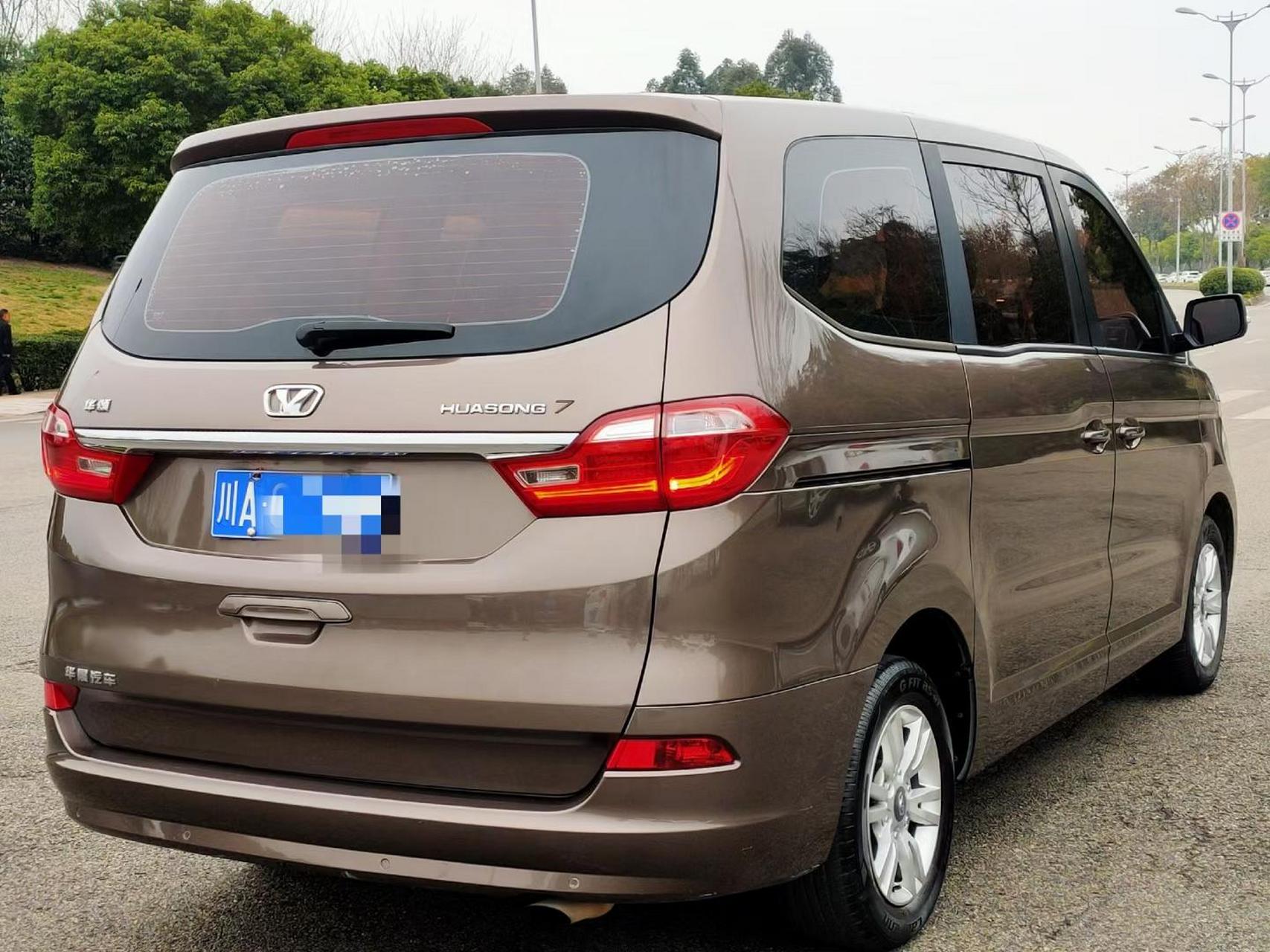 新到店:2017年早产华晨宝马旗下华颂7商务车!2.