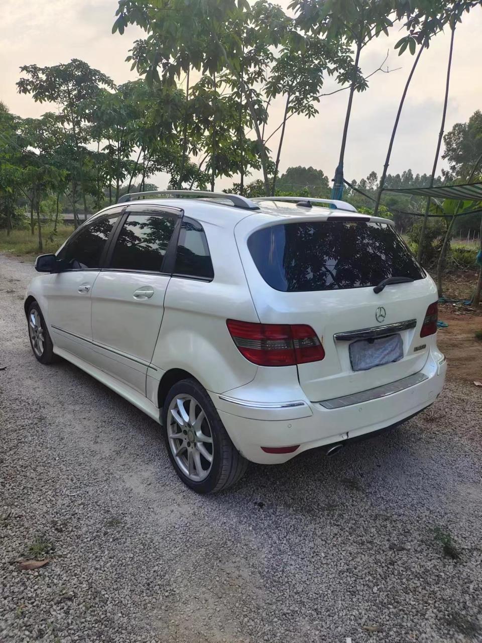 最新到店10年10月奔驰b200自动波2.