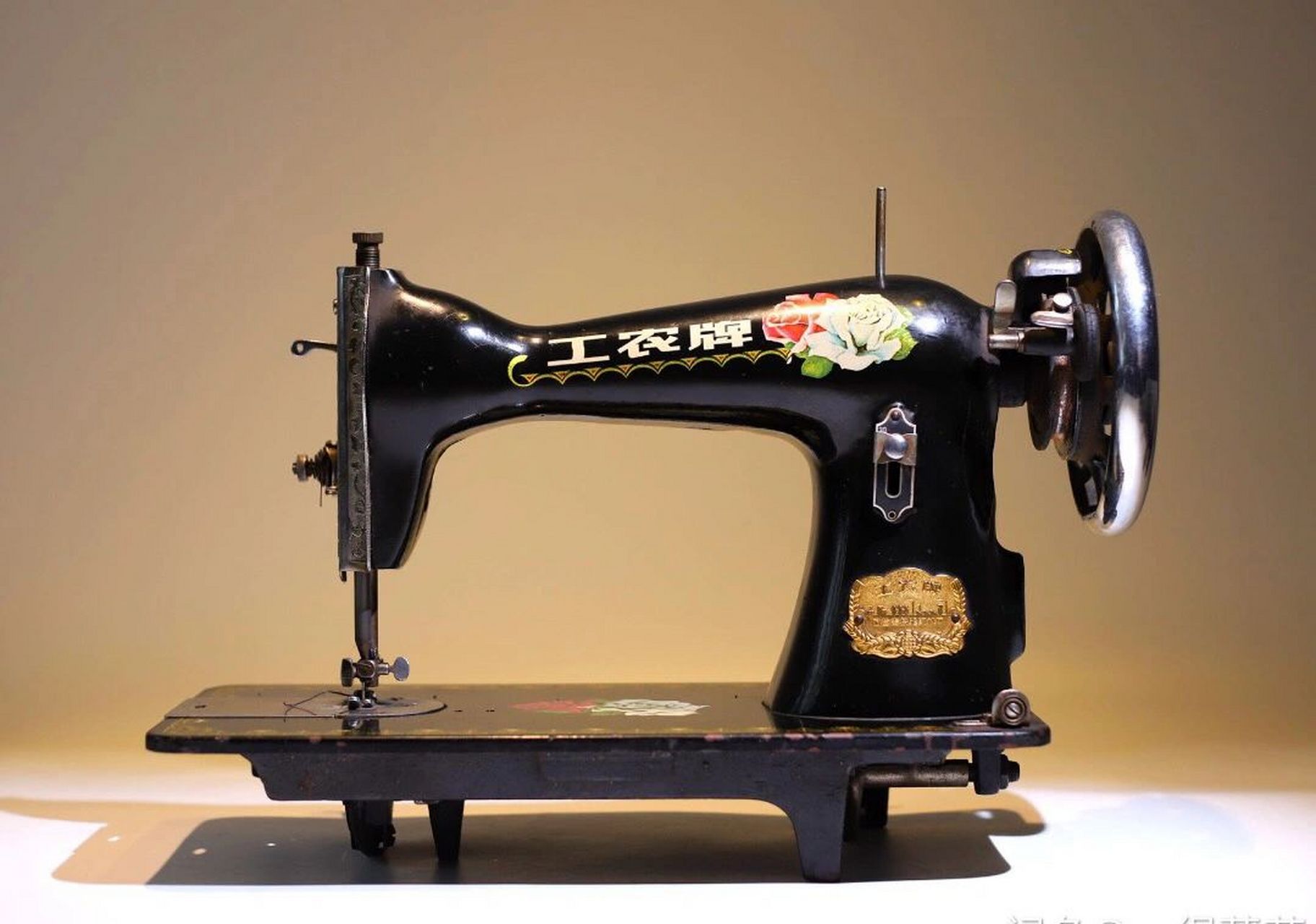 老式缝纫机头安装图片