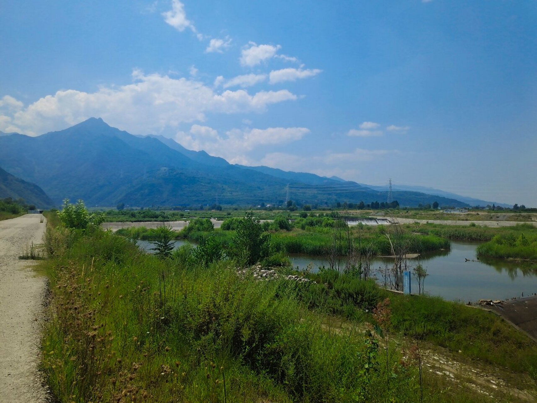 风景宜人的涝峪口 风景宜人的涝峪口,天气晴朗的时候涝峪口景色十分