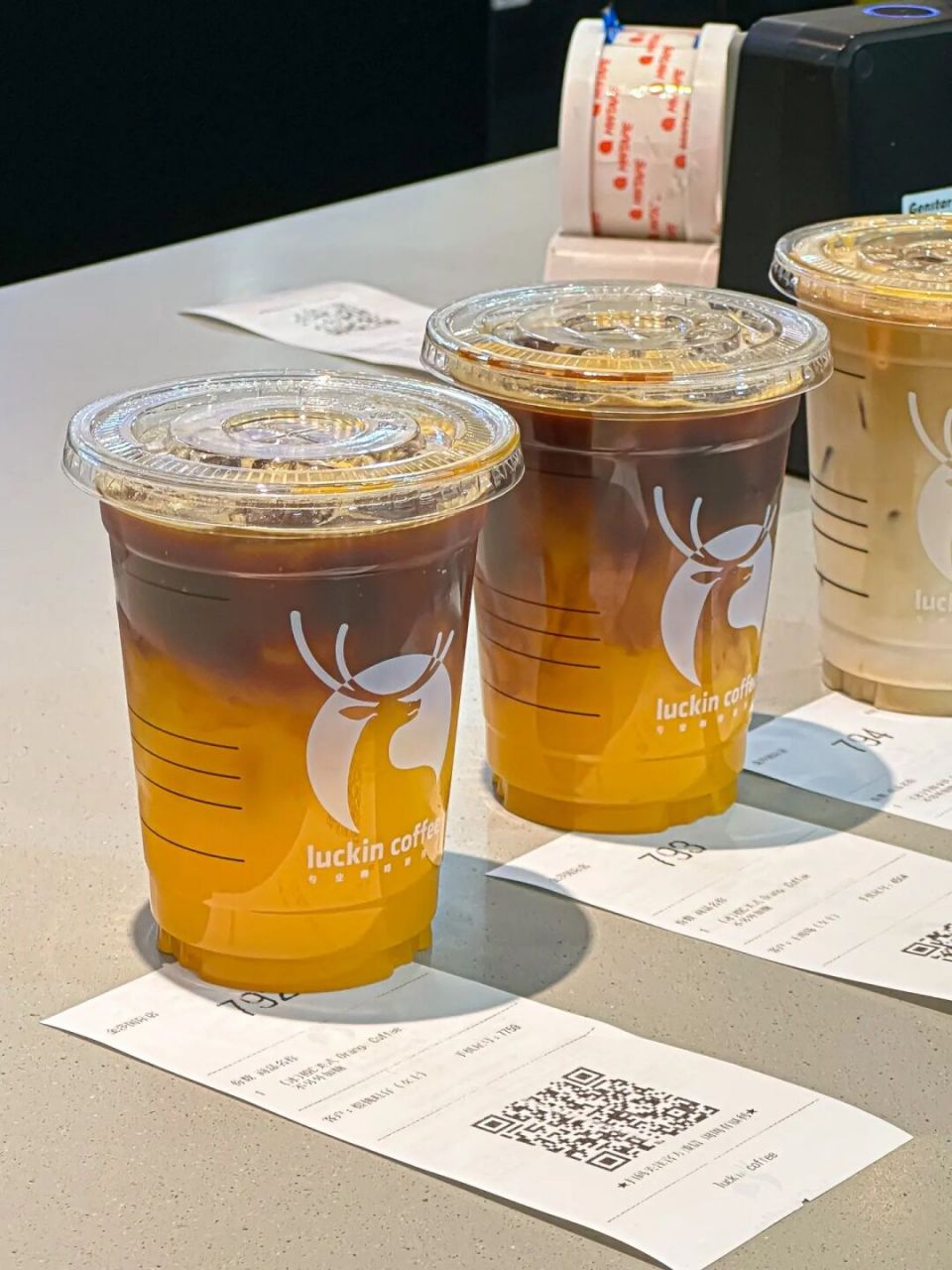 纯粹的nfc橙汁,入口满满92橙味,回味里又弥漫着咖啡的醇香,酸甜浓郁