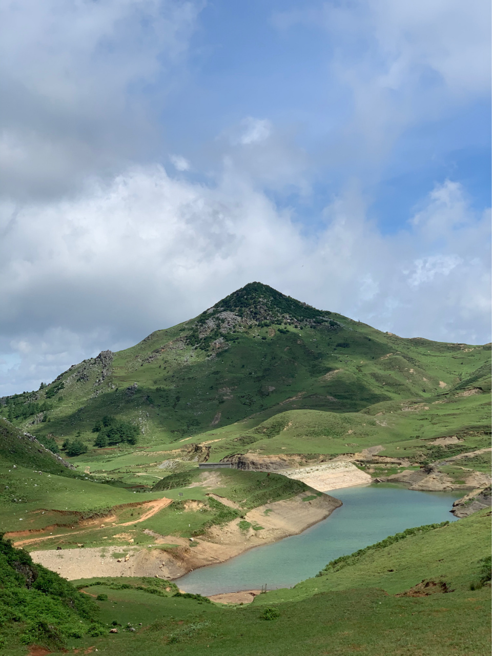 玉溪周边游/么波冲 一眼望去全是治愈的风景 有天然草甸 高山石林 景
