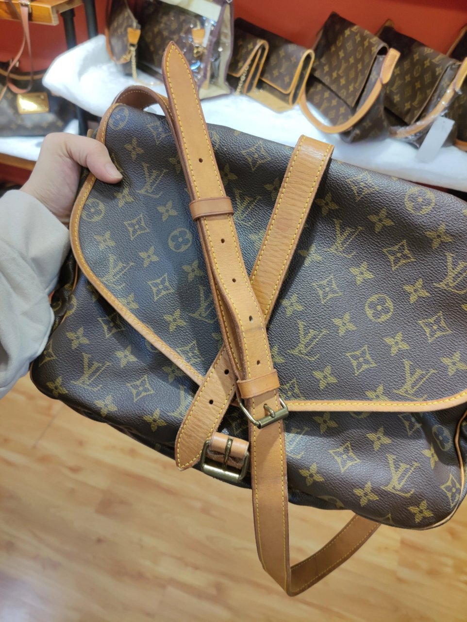 lv 中古 双子星中号 全原装的,lv 中古 双子星中号 局部水渍,干纹,蜜