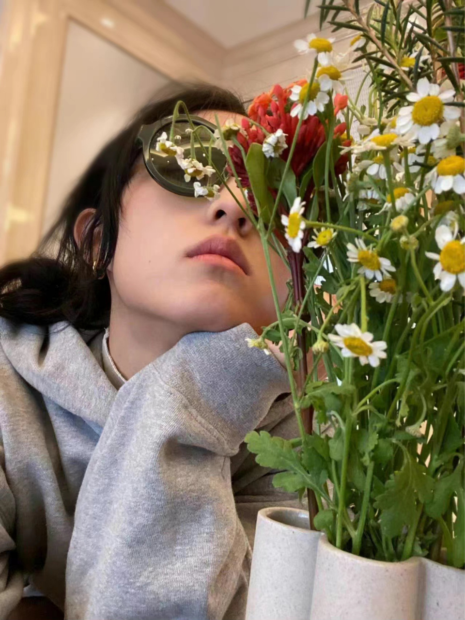 张子枫头像壁纸系列  好像很久没有更新子枫妹妹了……这几组图都是