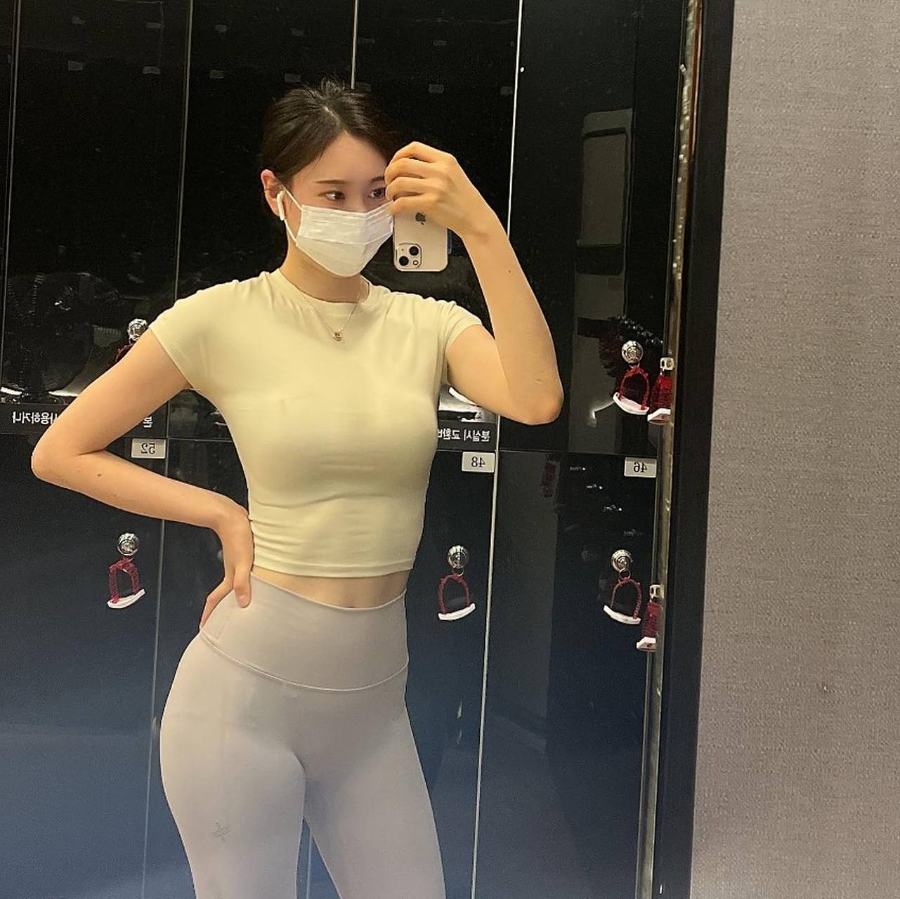 给你们看看我的小腹肌