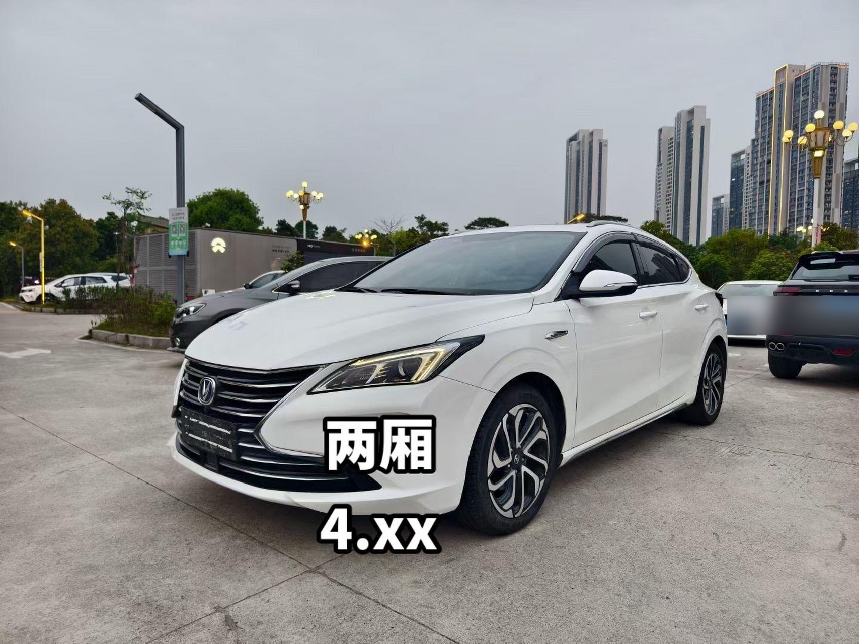 19年长安逸动xt两厢车,自动1.