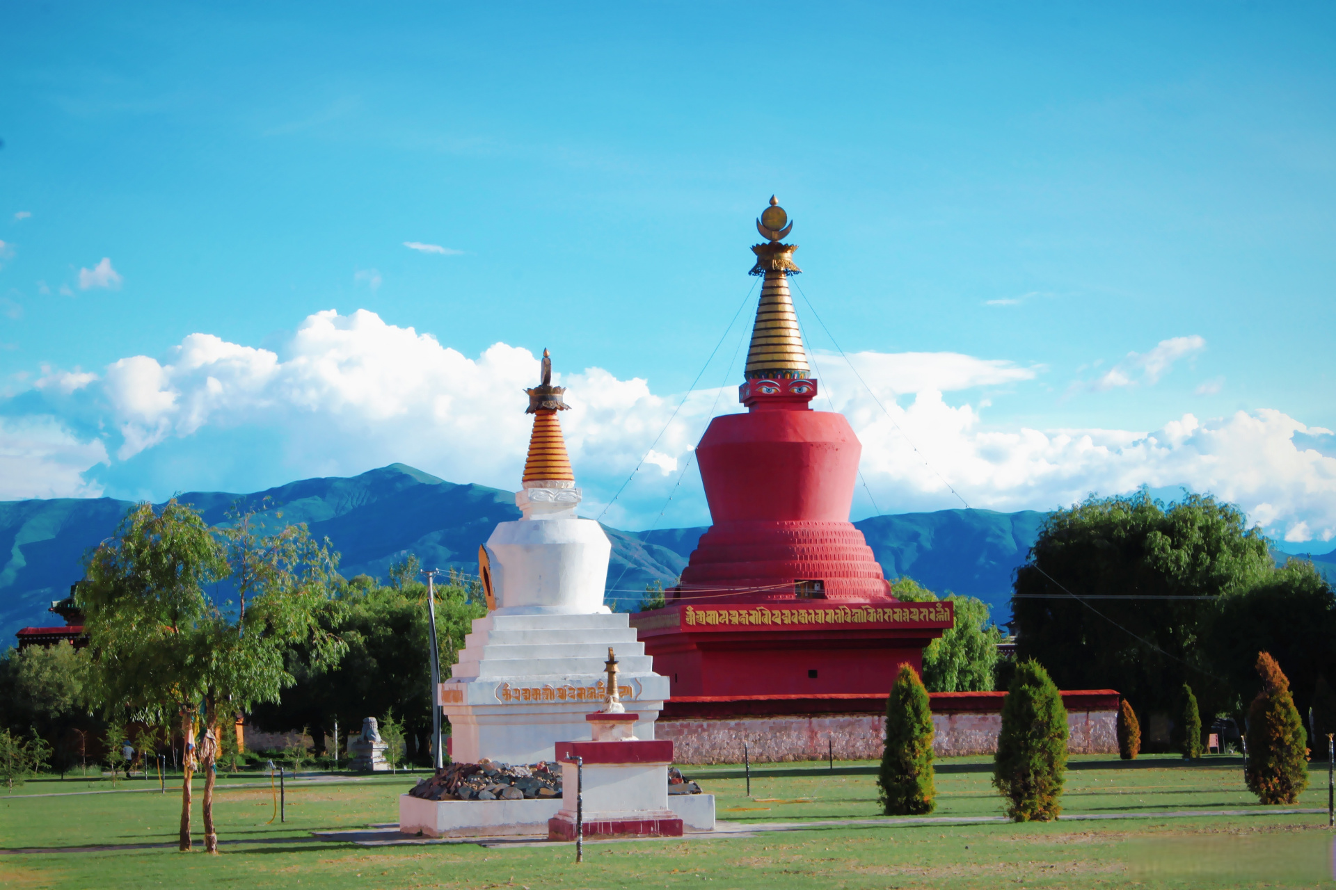 桑耶寺,西藏的第一座剃度僧人出家的寺院,位于西藏山南扎囊县桑耶镇
