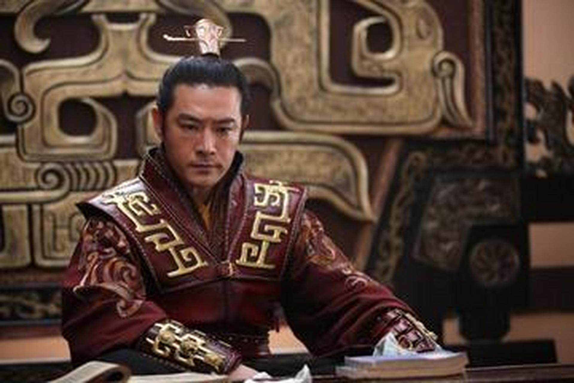 黄维德在《琅琊榜》中饰演的誉王非常出色,誉王是大雍的皇子,他是个