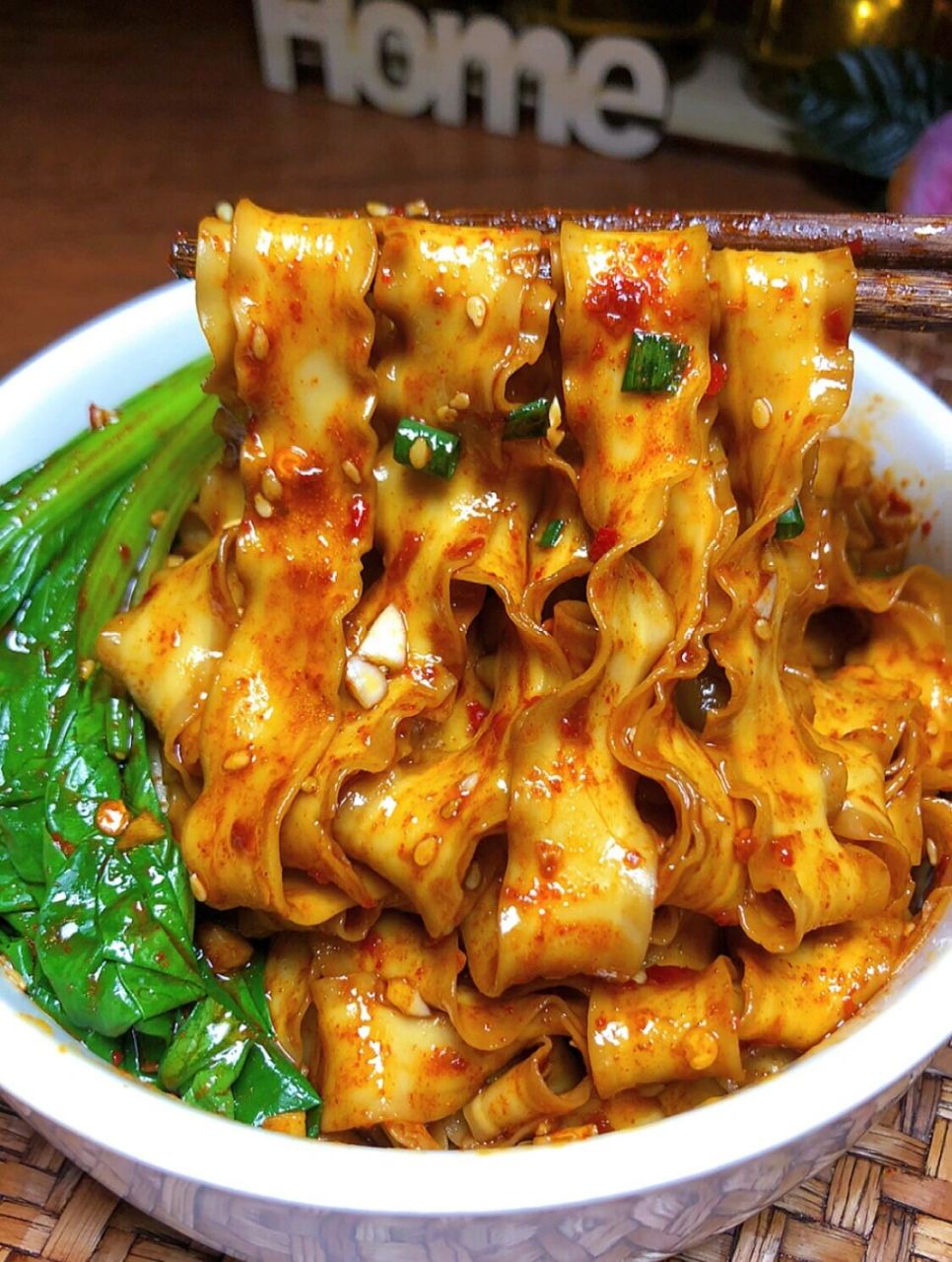 真香❗️有手就会做～家庭版香辣油泼面!