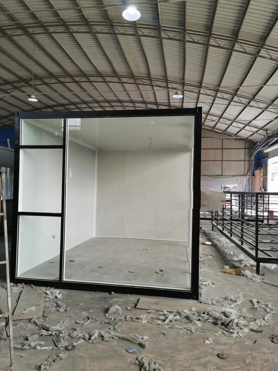 落地大玻璃集装箱房 集装箱移动房住人办公室阳光房子定制民宿网红