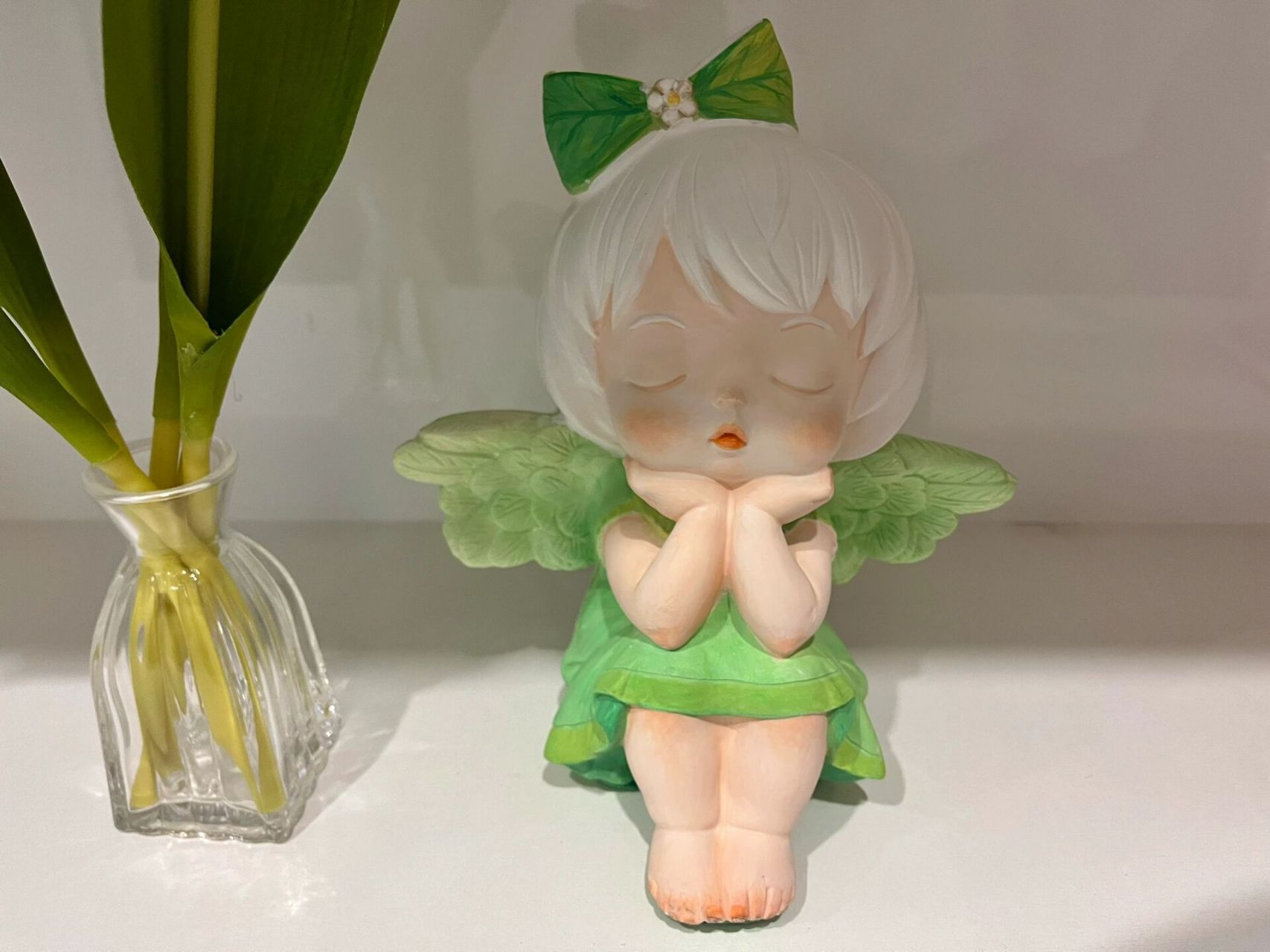 天使石膏娃娃涂色 涂了个小天使 森林绿色系 拿回家正好做玄关摆件