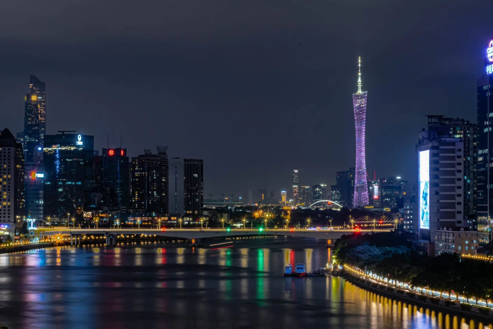广州海珠广场|老中轴线上的夜景拍照打卡点 沿江西路的夜景真的很好看