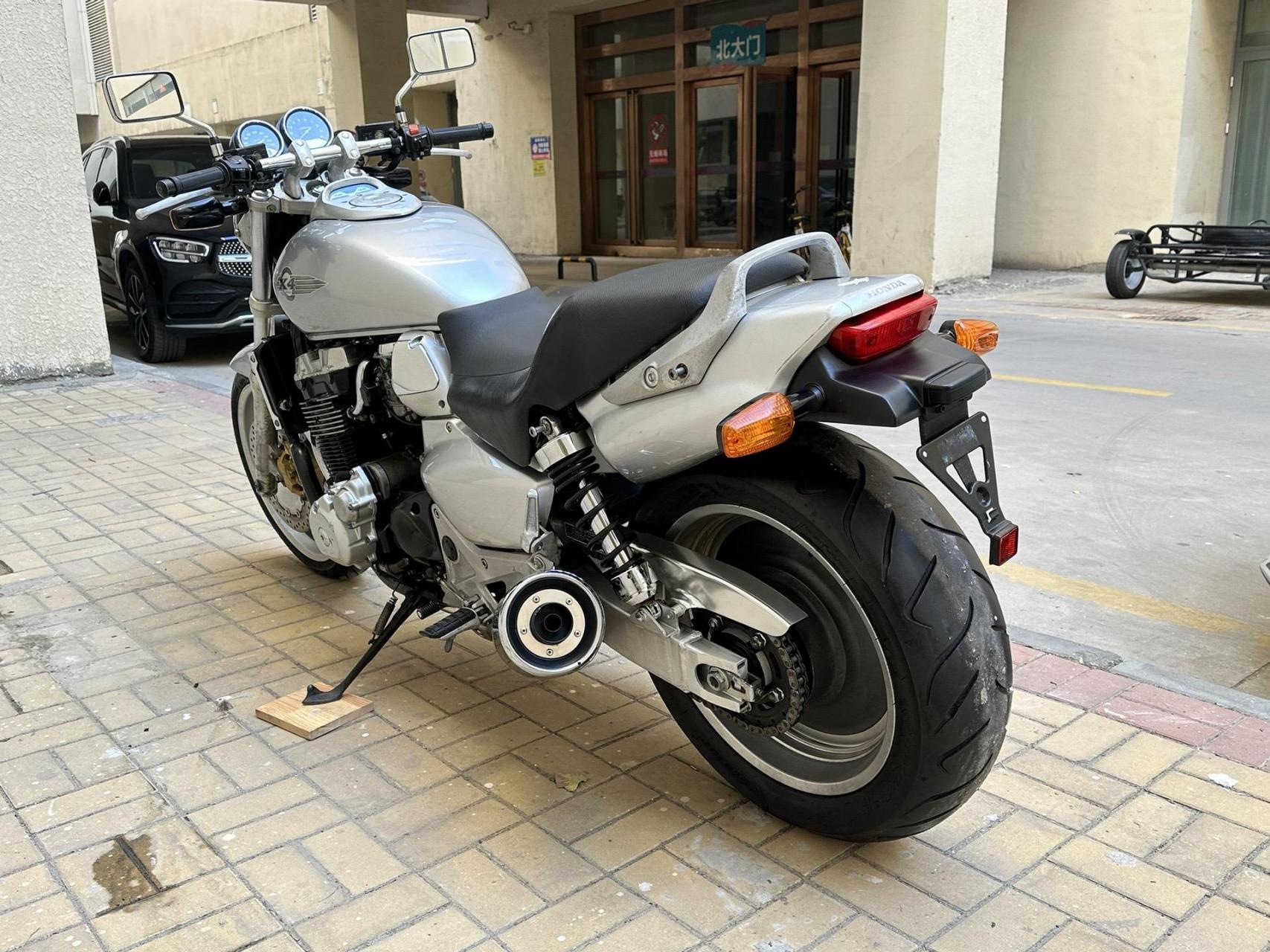 本田x4大犀牛1300排量 原汁原味原始状态 男人机车梦 本田大犀牛x4