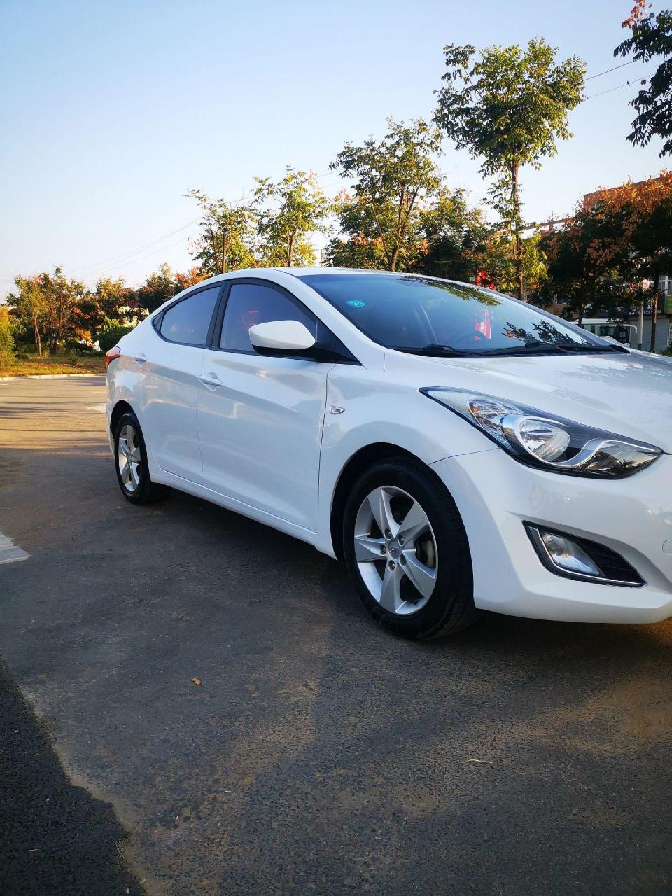 新到14年现代朗动自动挡1.