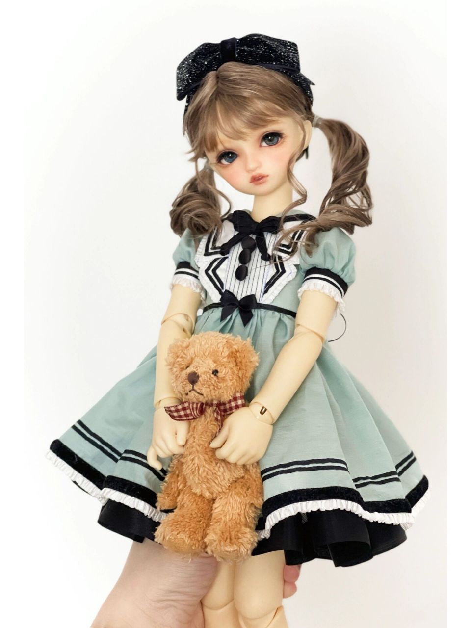 "洋娃娃和小熊跳舞" 今天是绿色莉莉丝