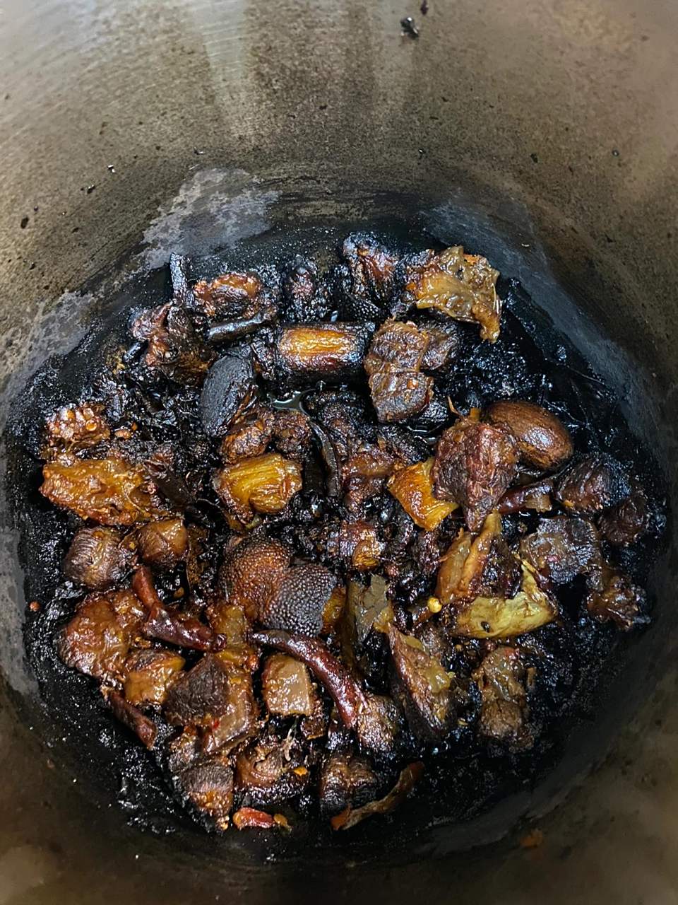 高压锅烧糊了怎么清洗 求助各位姐妹,高压锅烧菜烧成黑炭了怎么才能清