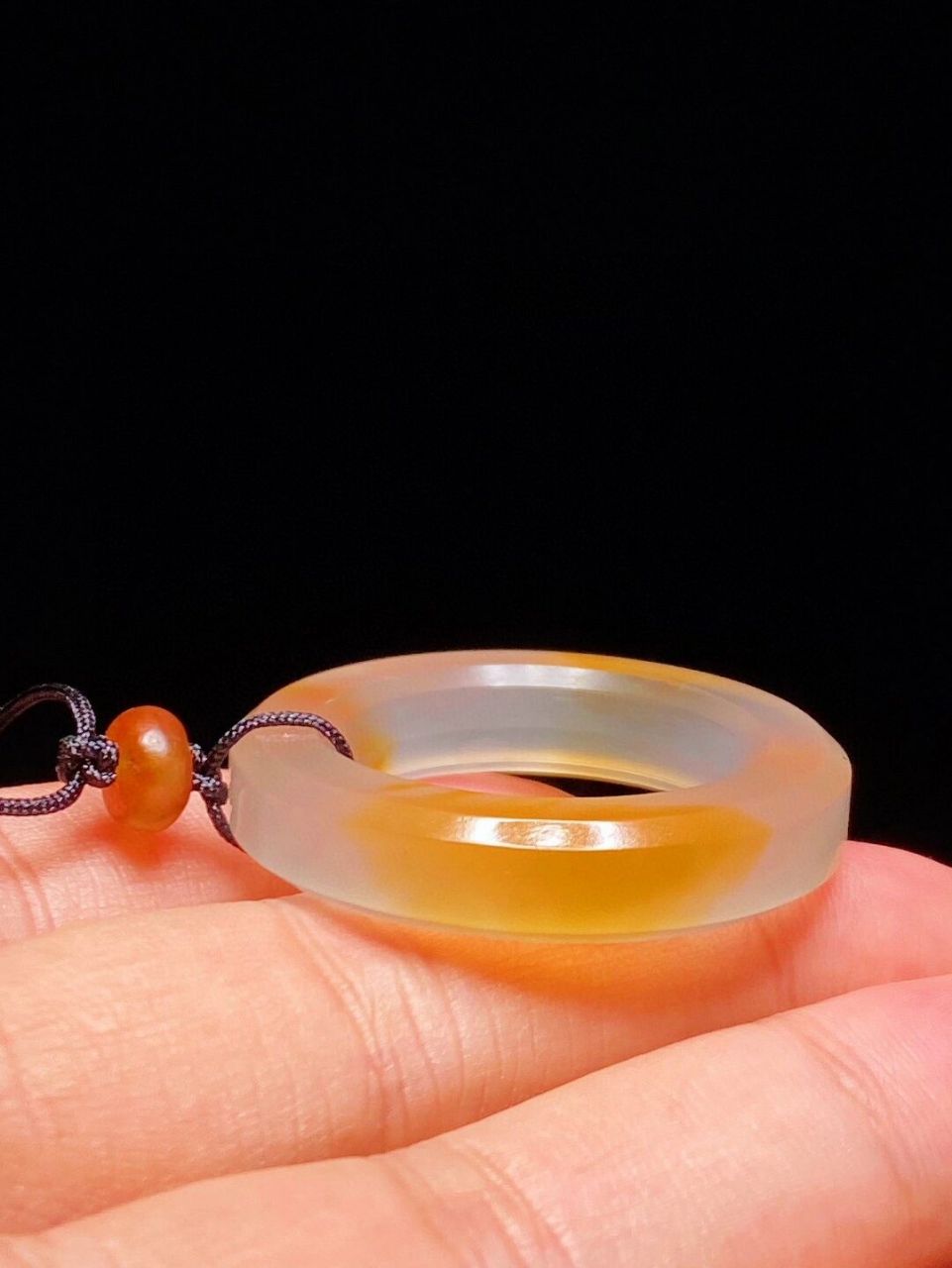 战国 玛瑙 三才环 玉环 挂件  直径3.8宽0.7厘米 重:11.