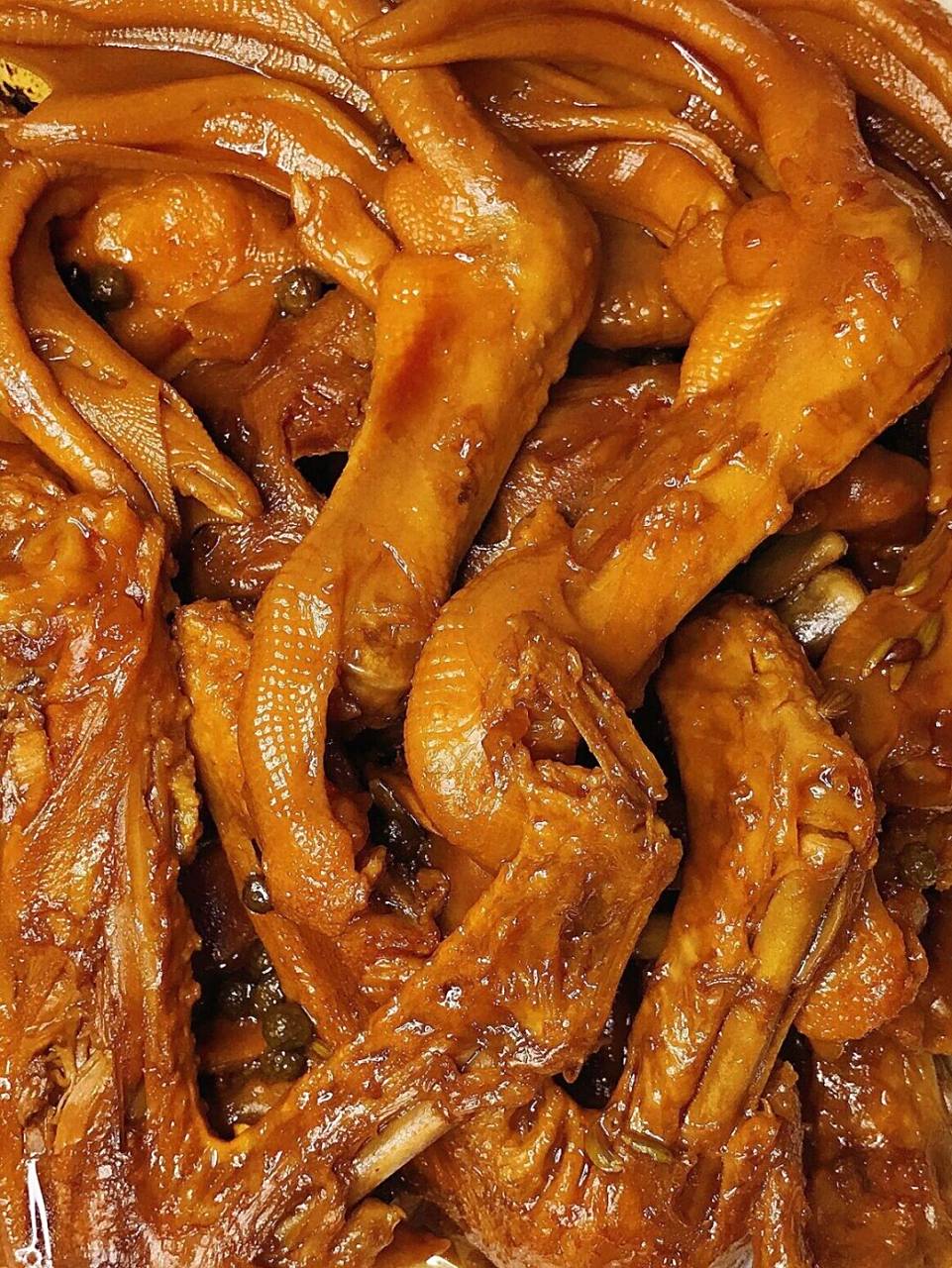 [赞同]这份卤鸭掌拼盘,甜辣爽口,软糯有嚼劲,比外面店里的还好吃!