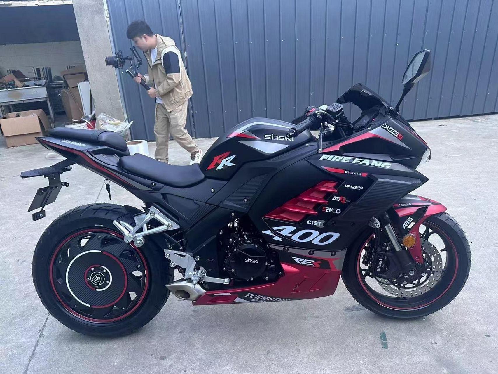 双缸400水冷排量 ,单摇臂 ,配置到顶,喜欢的搞快火牙400摩托车 机车