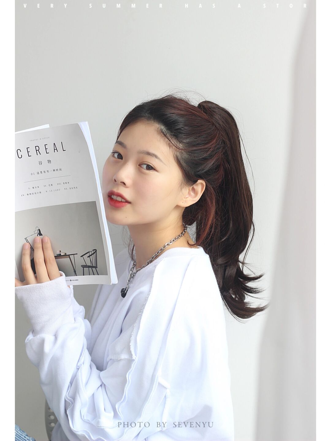 前一段时间刚剪了短发 果然后悔了 特别羡慕那些长头发马尾的妹子 跟
