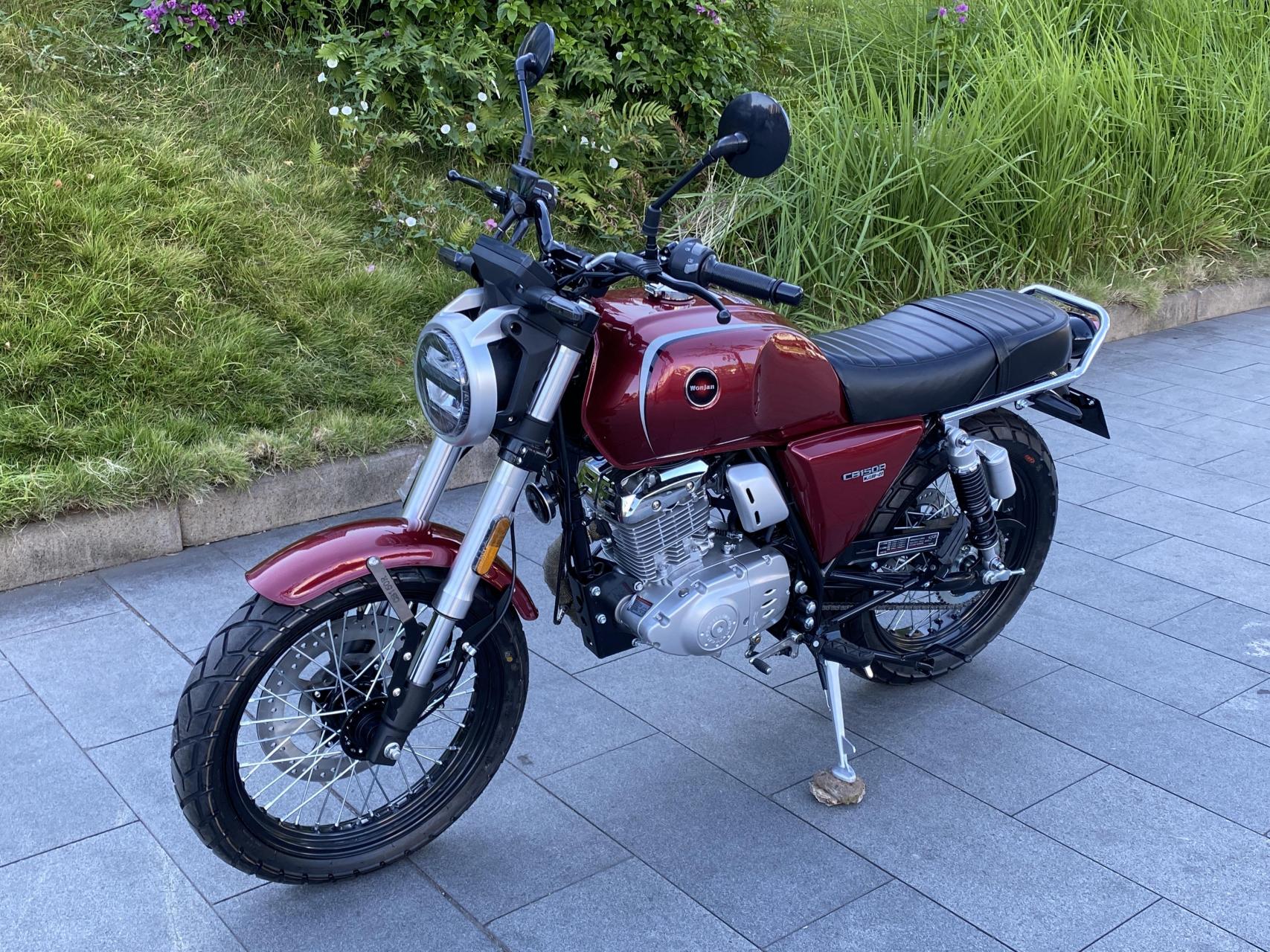 重庆望江cb150r复古摩托车.超大18.