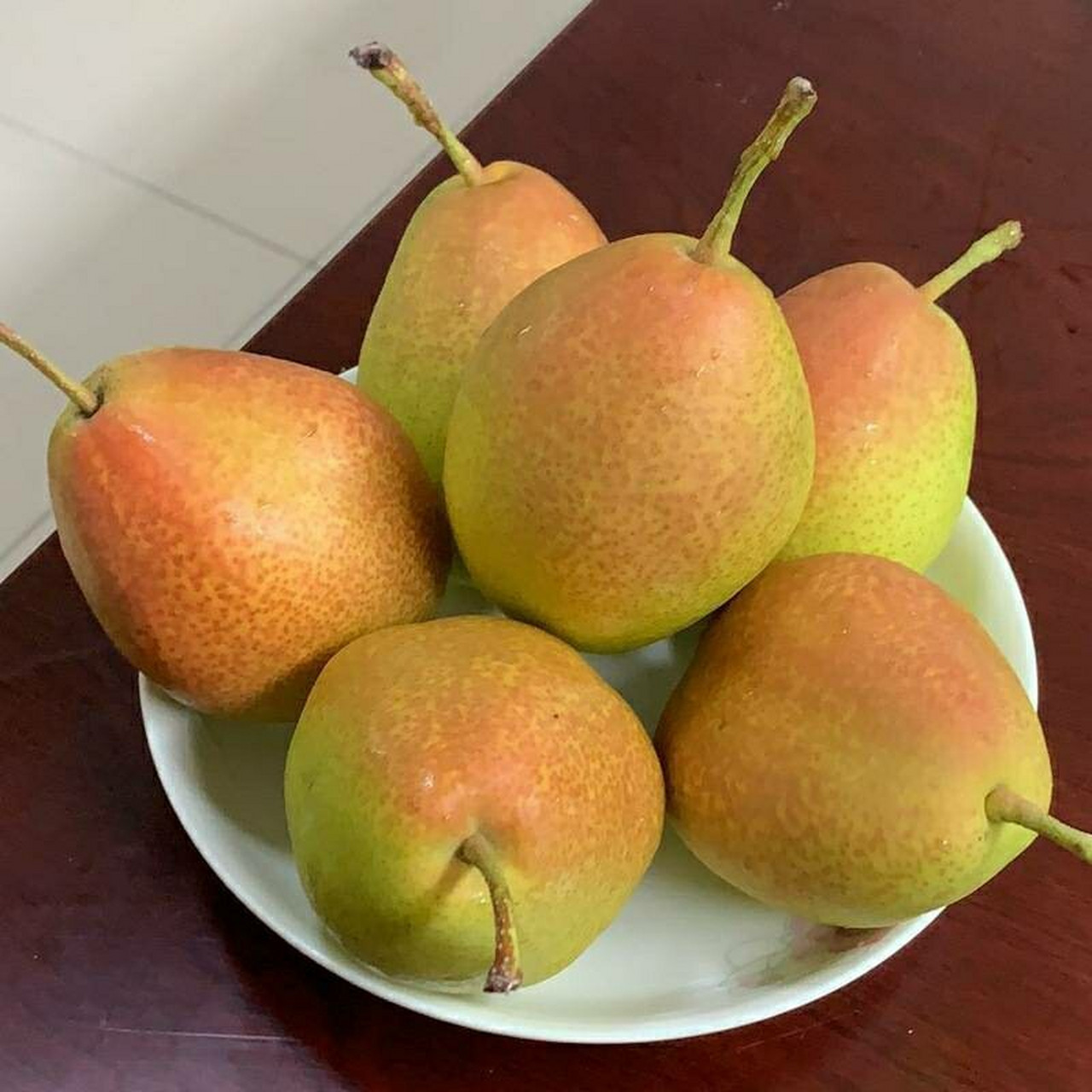 吃一个红香酥梨98既养生又润燥降火 冬日燥,多吃梨98 吃梨自然要