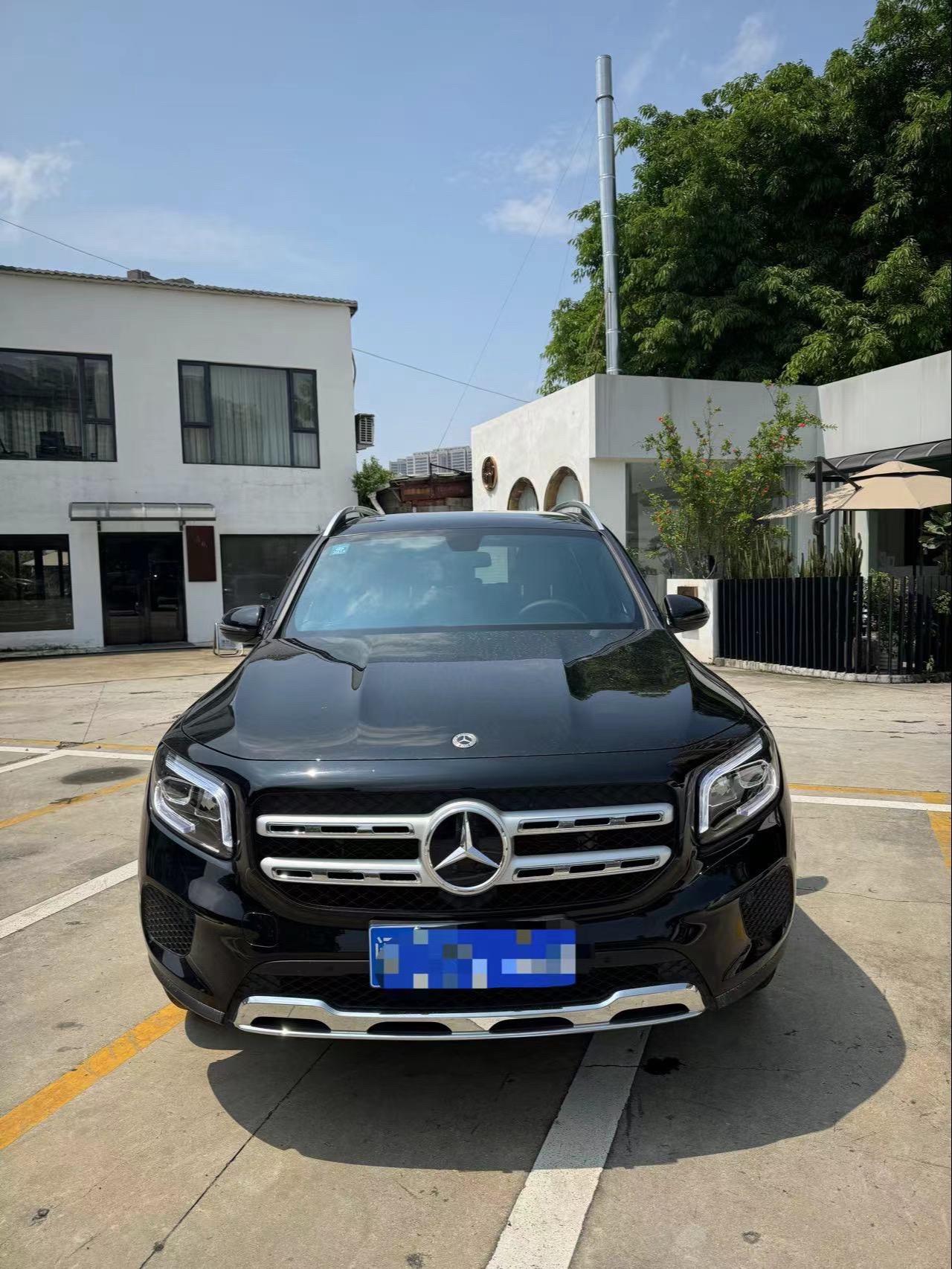 新到2023年2月上牌奔驰glb 七座suv 原版原漆 实表 1万公里 真皮座椅