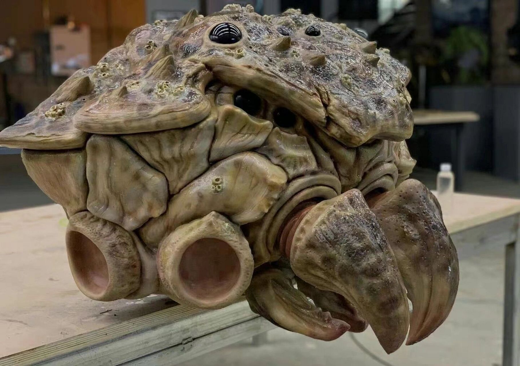 超酷的螃蟹怪兽特效拍摄模型             搬运自希娜魔夫工作室拍摄