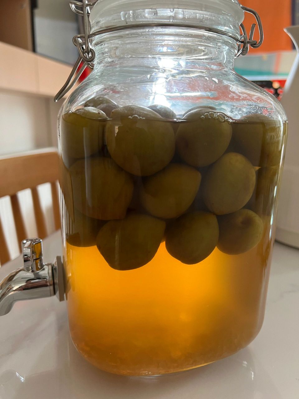 青梅酒第一周,为什么颜色变浑浊了 3月19日泡的青梅酒,今天第六天