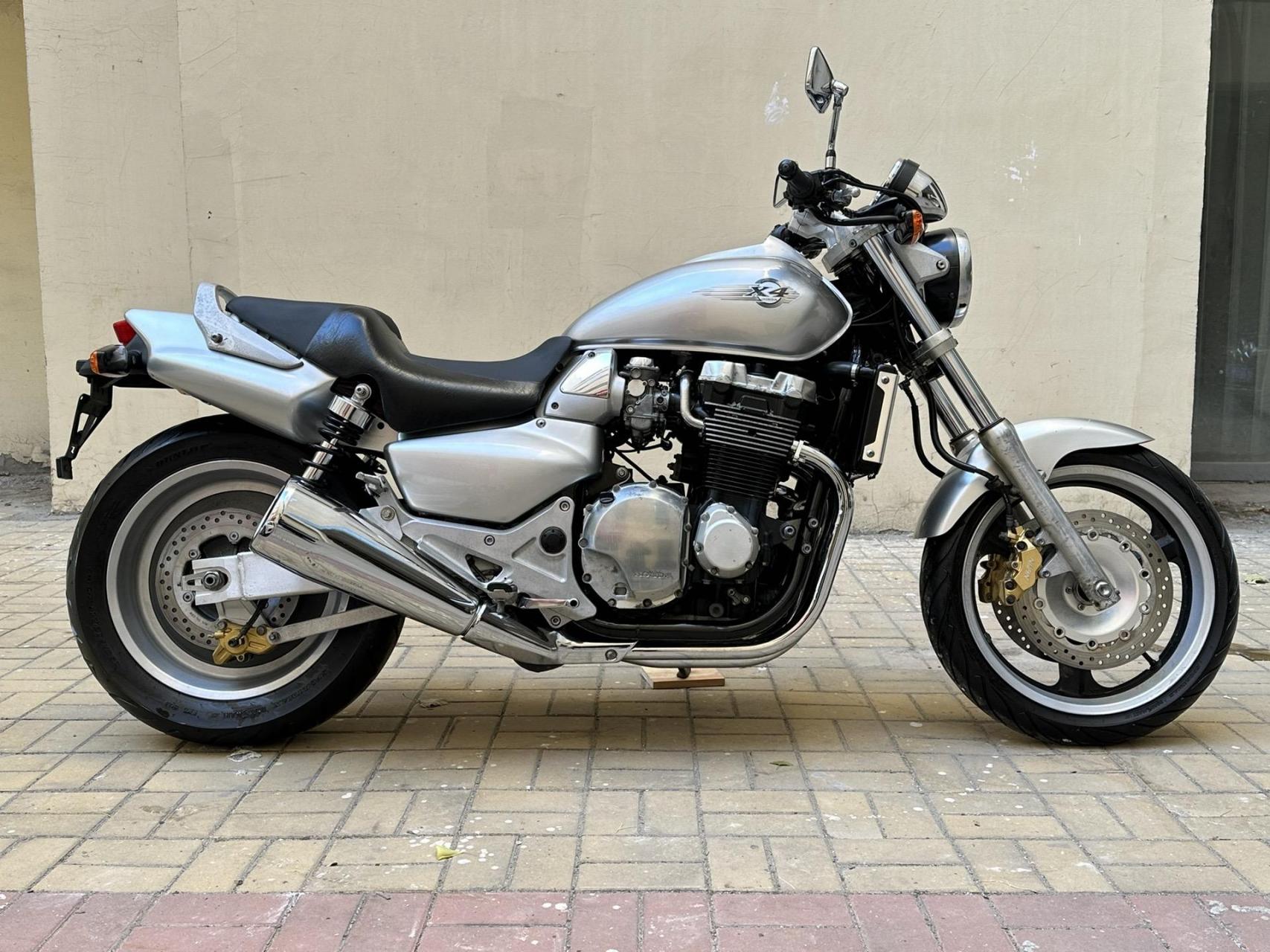 本田x4大犀牛1300排量 原汁原味原始状态 男人机车梦 本田大犀牛x4