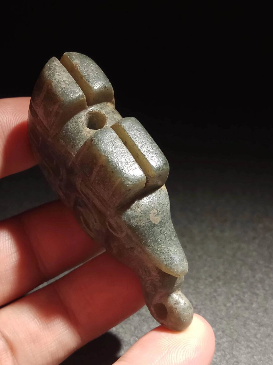 高古玉老玉 商周时期玉器 西周 圆雕玉象 和田玉02 玉象 象呈站立姿