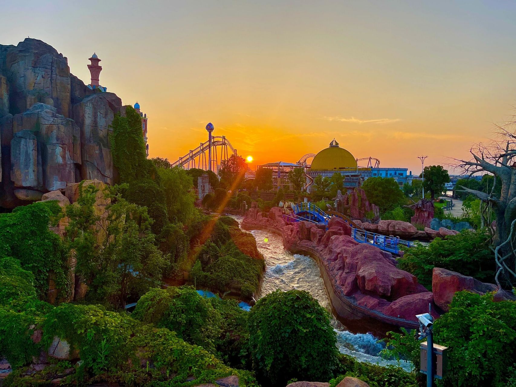 浙江旅游|98绍兴东方山水乐园·酷玩王国99 迪士尼怕人挤排不到队