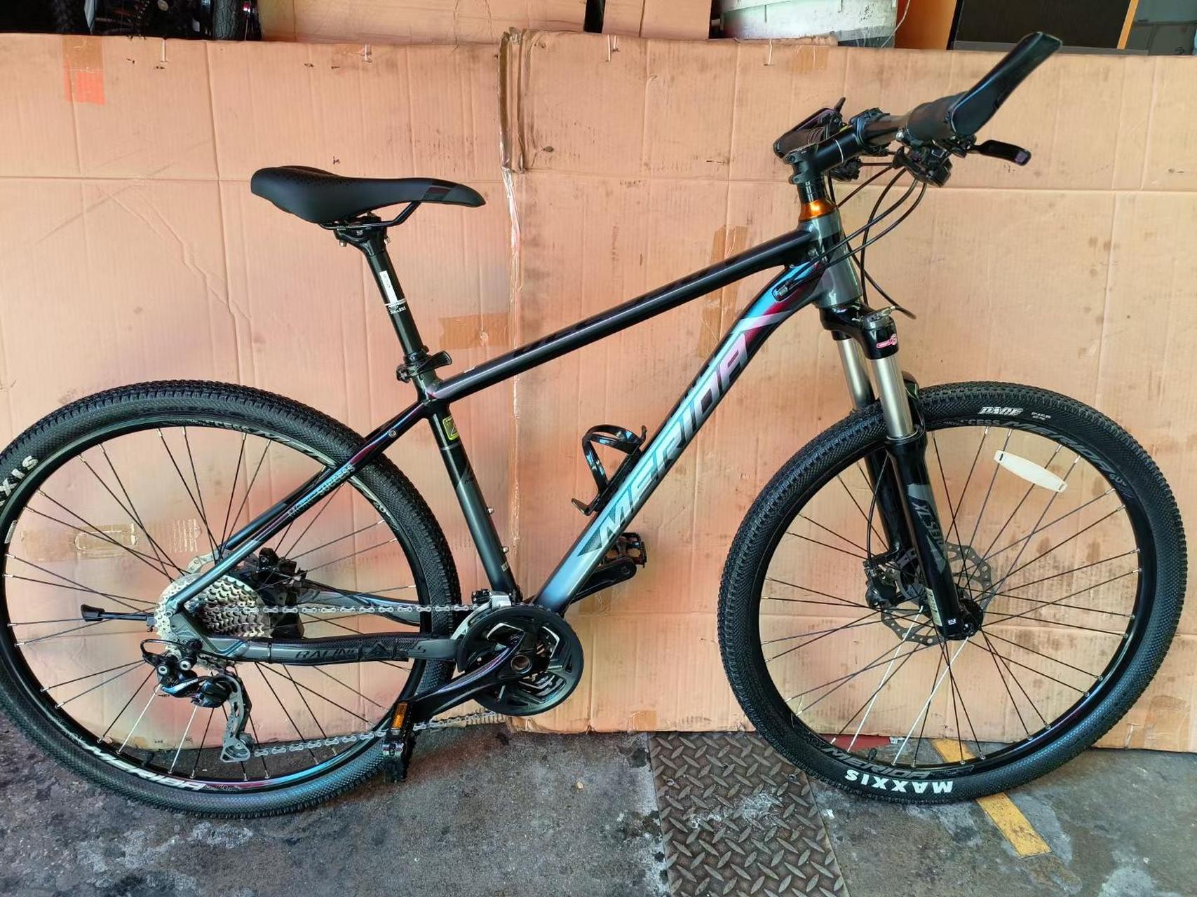 美利达战神730,双油碟30速,气庒前叉带线空锁死,车架17寸,成色很好