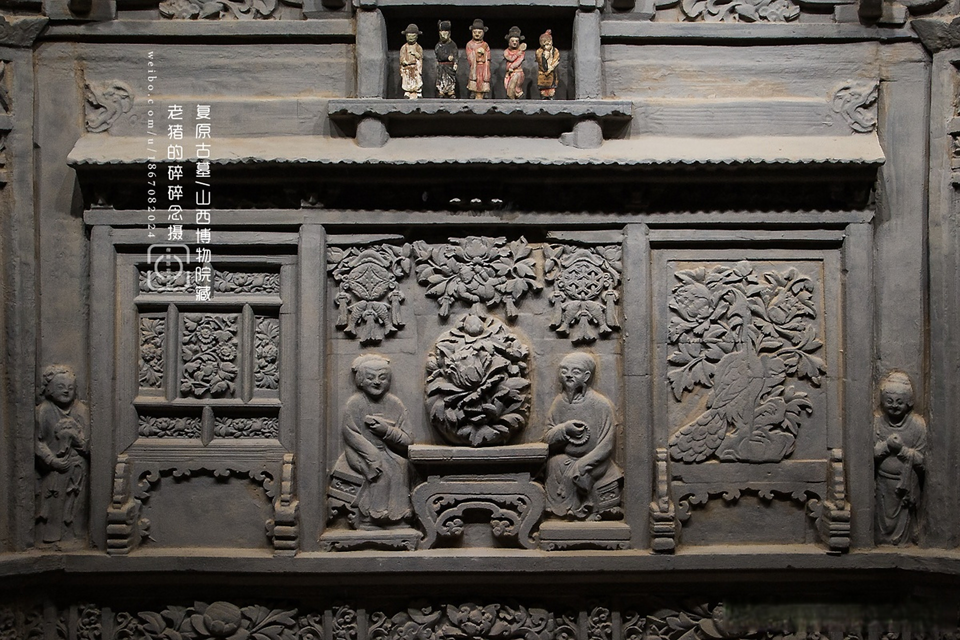 山西省侯马市金代董明墓,墓主人绝对是老票友了,他直接随葬了一个戏台