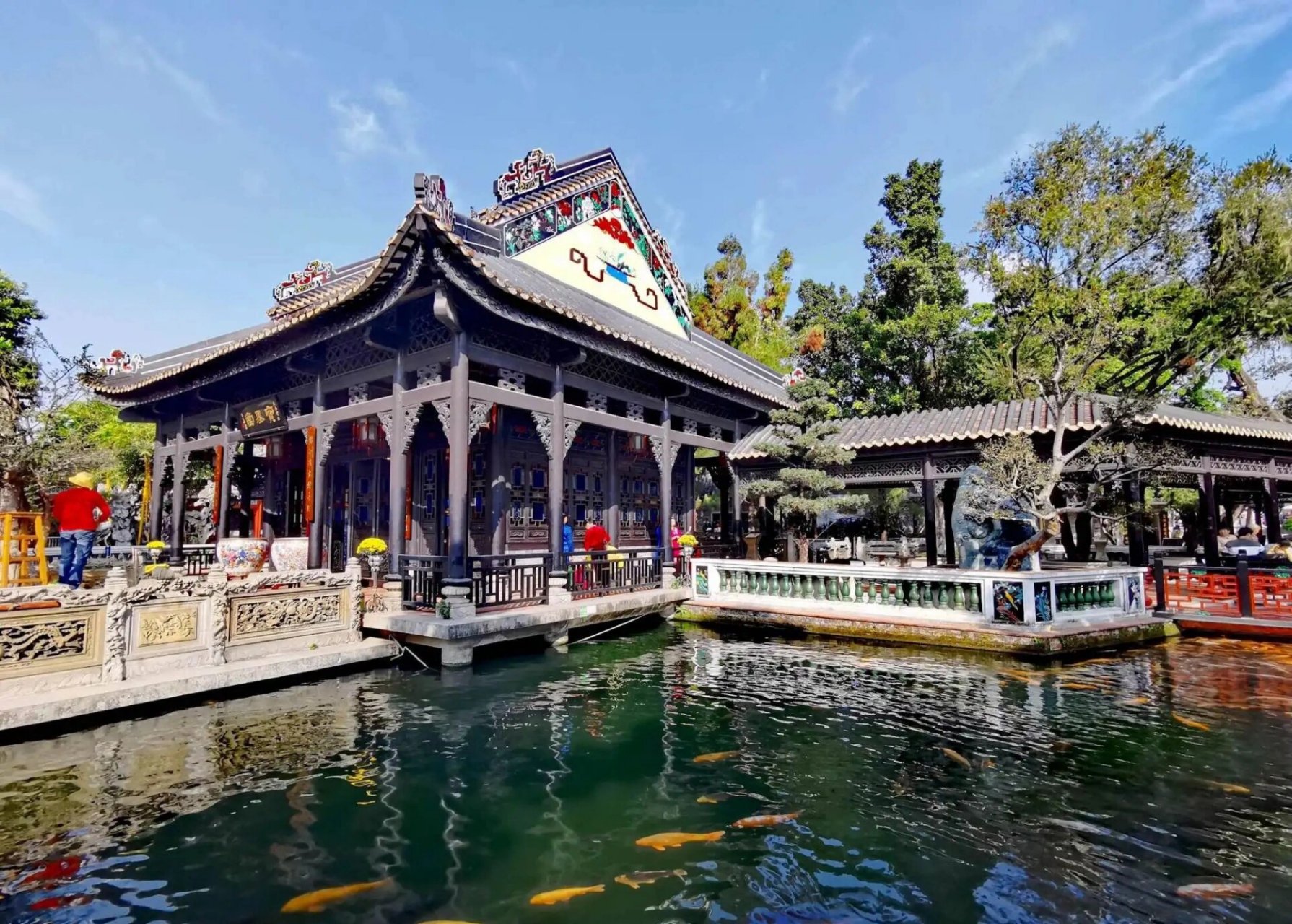 广州宝墨园的前世今生 广州宝墨园,位于广东省广州市番禺区沙湾镇紫坭