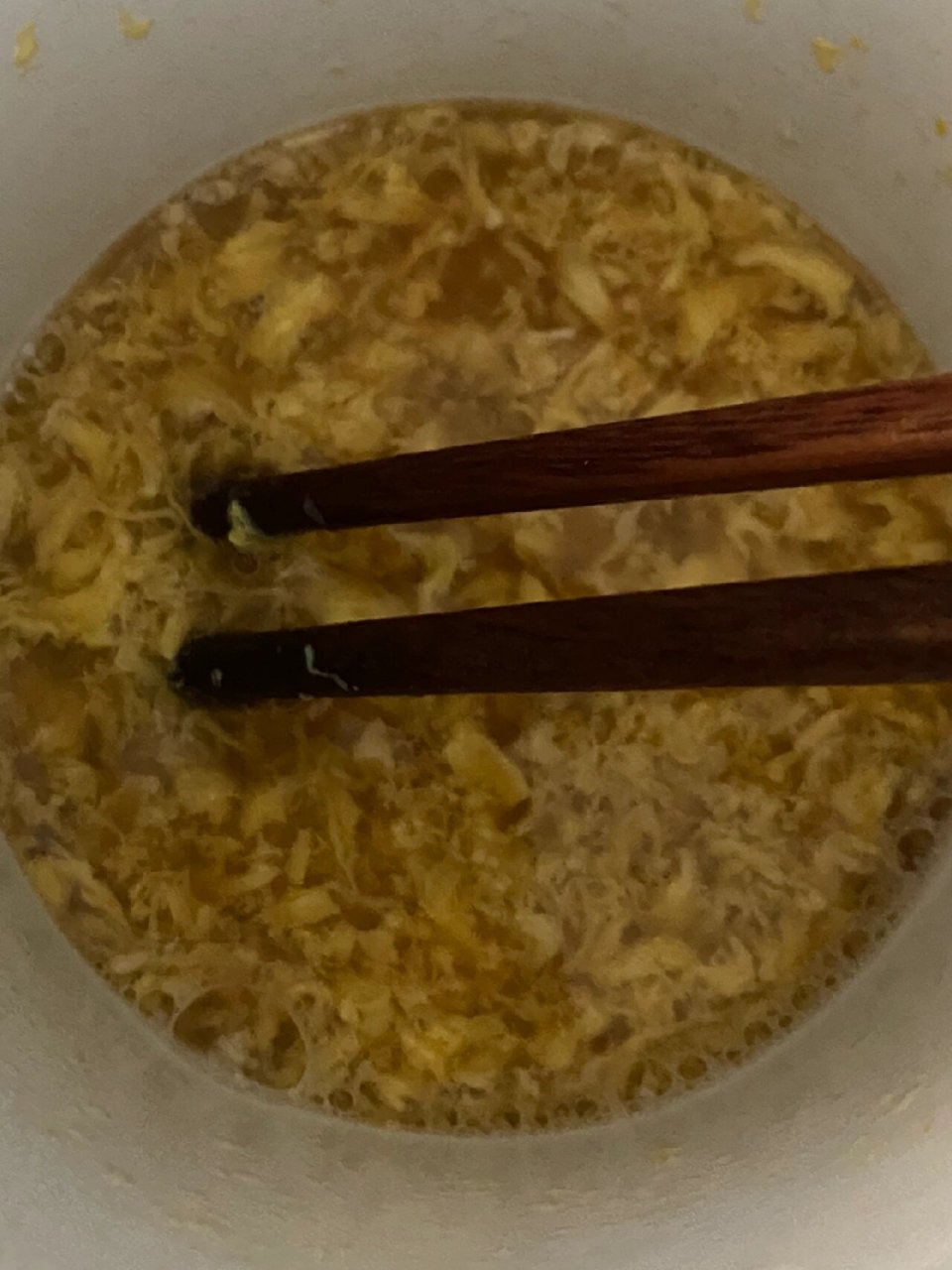 早晨空腹喝开水冲鸡蛋加红糖(早上可以空腹喝红糖水煮鸡蛋吗)