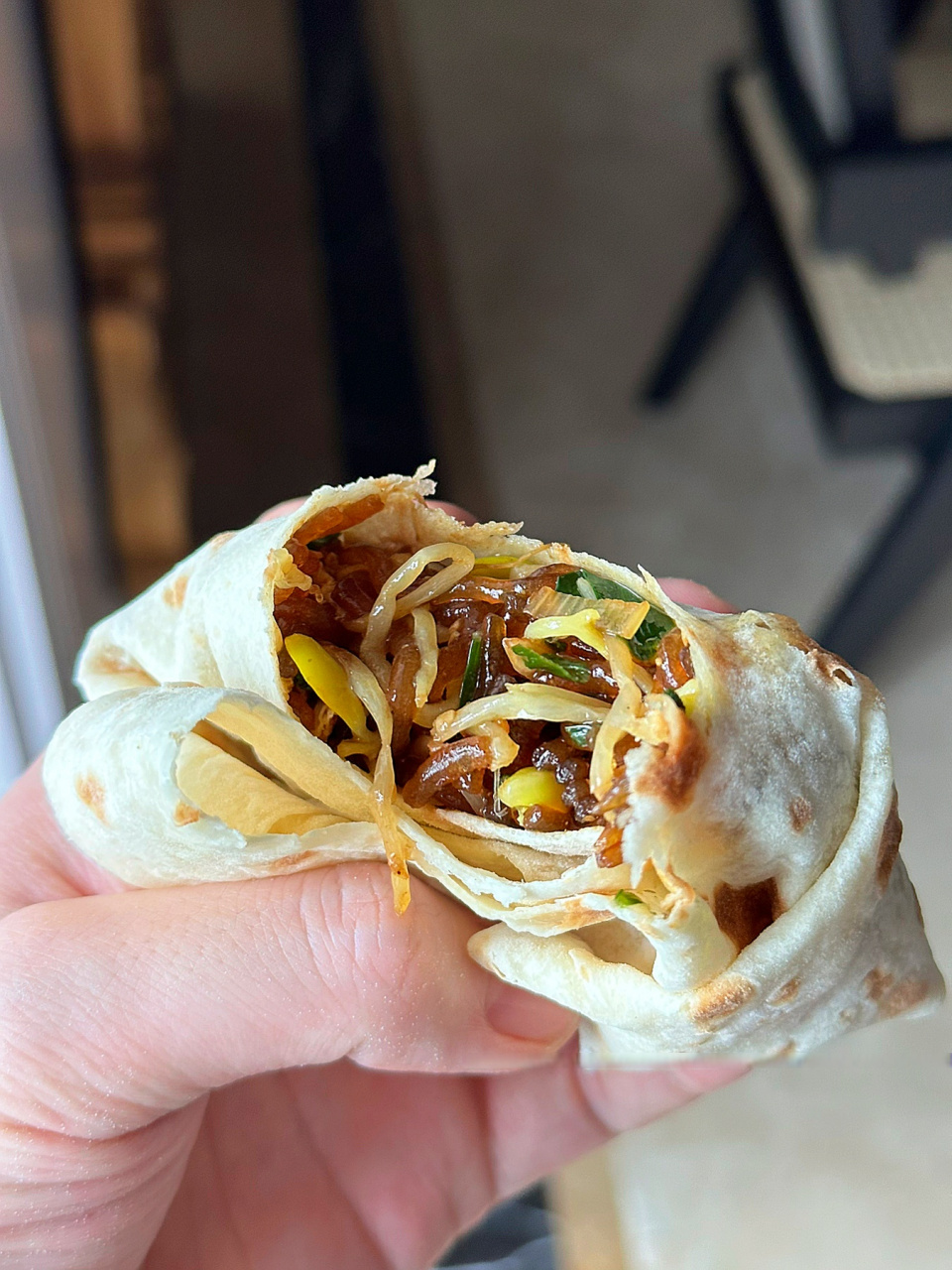 今天的烙馍卷菜,碳水裹碳水,不错