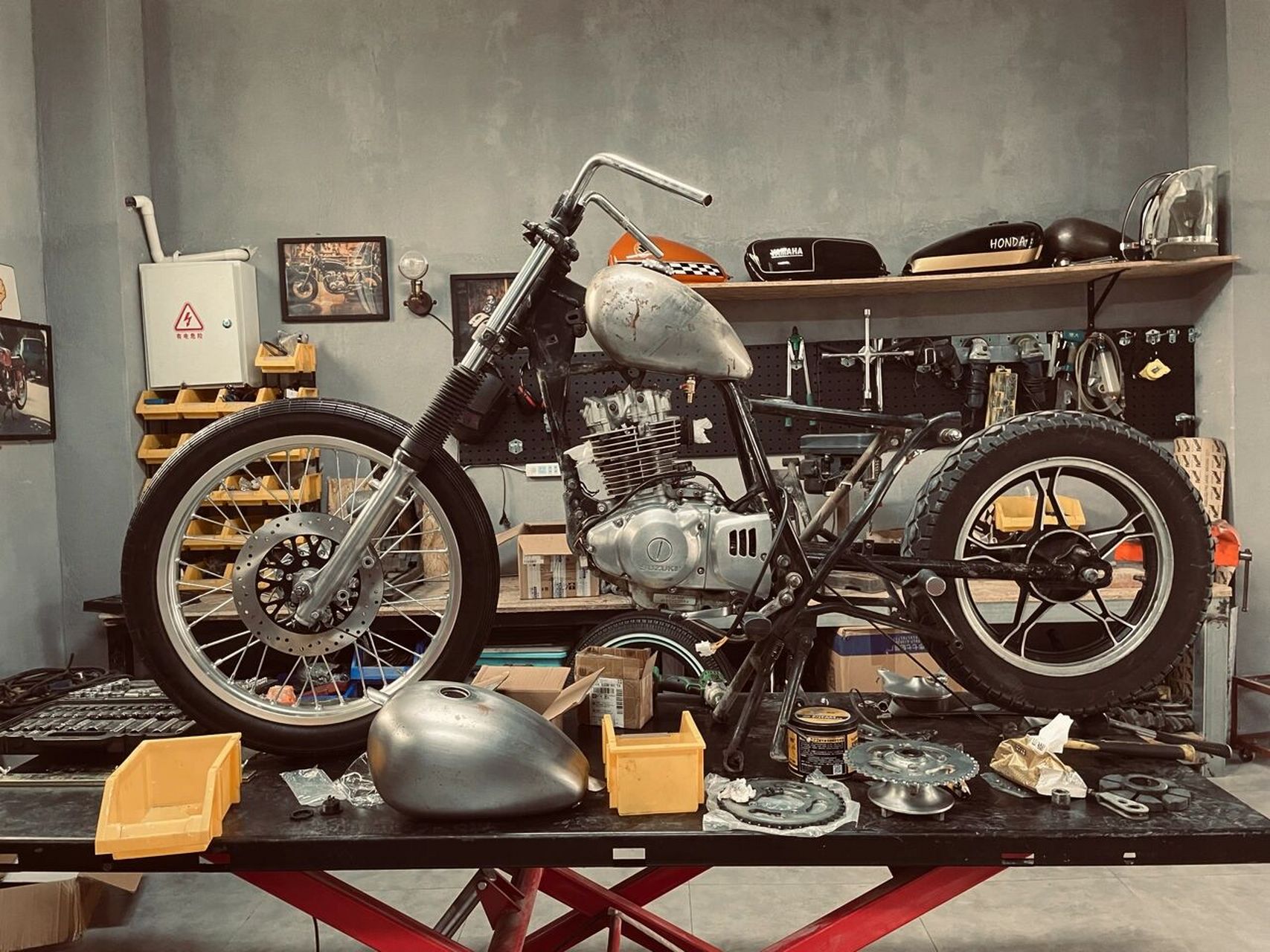 唤醒·给它一副新面孔/铃木gn250 基本路线已定 开始进行…… #摩托车