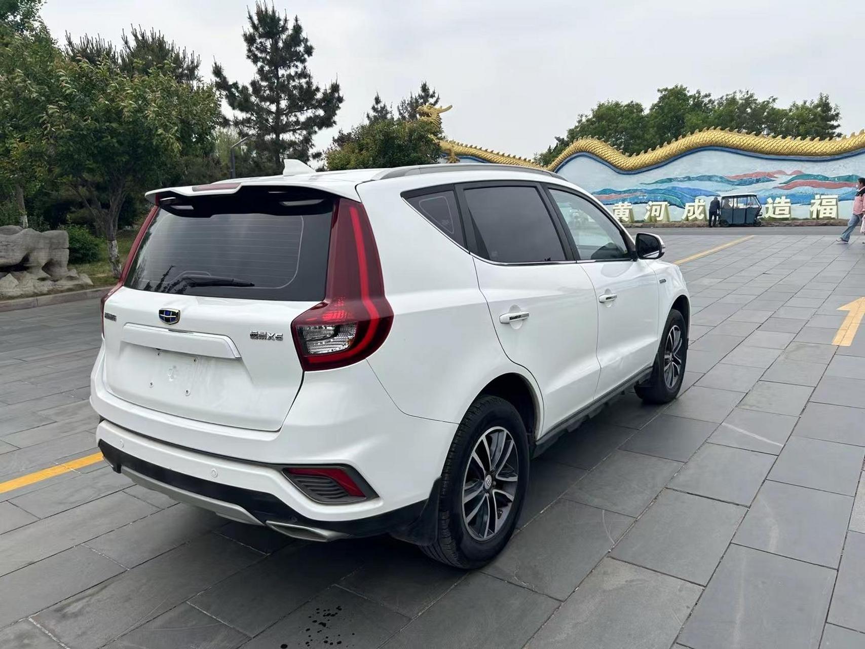 新到 18年吉利远景x6 02自动挡旗舰版 天窗 一键启动 倒车影像 液晶