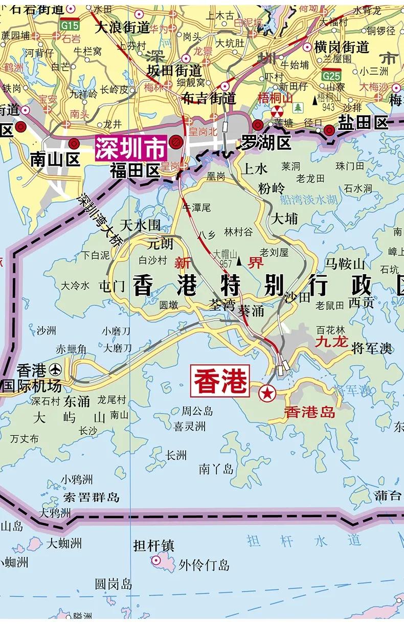 高楼林立的一侧是深圳,田园阡陌纵横的一侧是香港