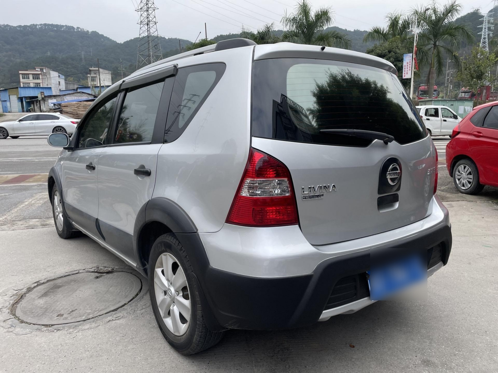 上架:11年日产骊威,自动1.6排量,车况精品,发动机波箱原版,现在只要2.