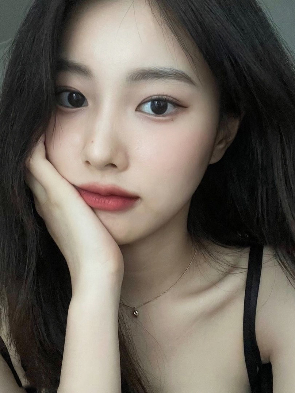 一眼惊艳感的淡妆怎么画?教科书式解析 .